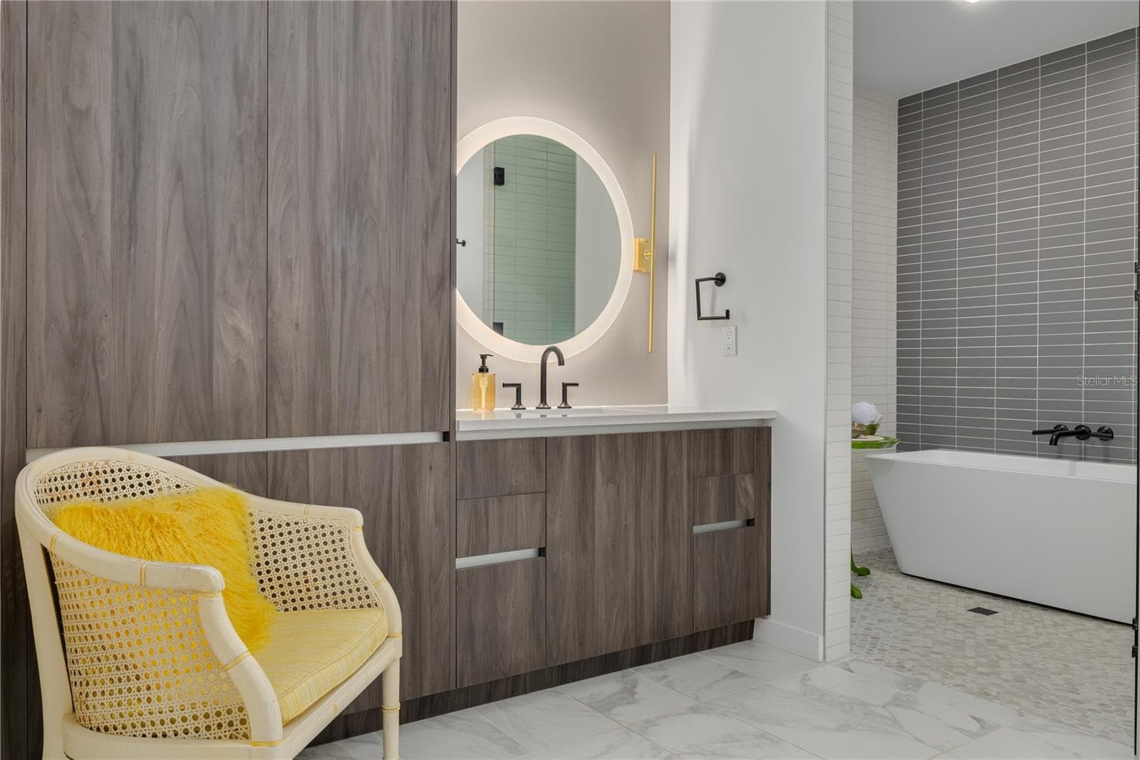 Condominium at 777 3RD AVE N #1104, ST PETERSBURG, photo 22 of 46