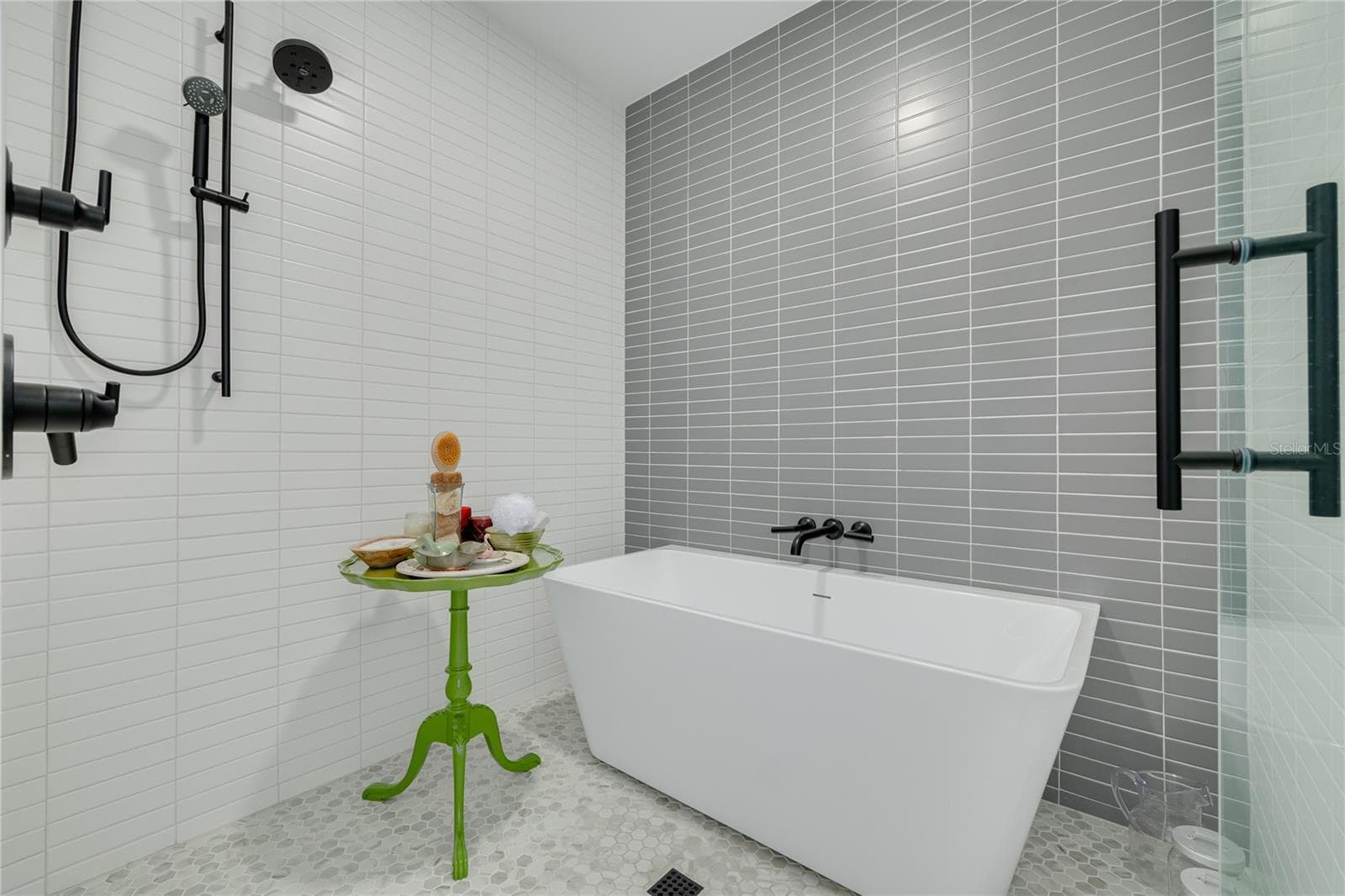 Condominium at 777 3RD AVE N #1104, ST PETERSBURG, photo 24 of 46