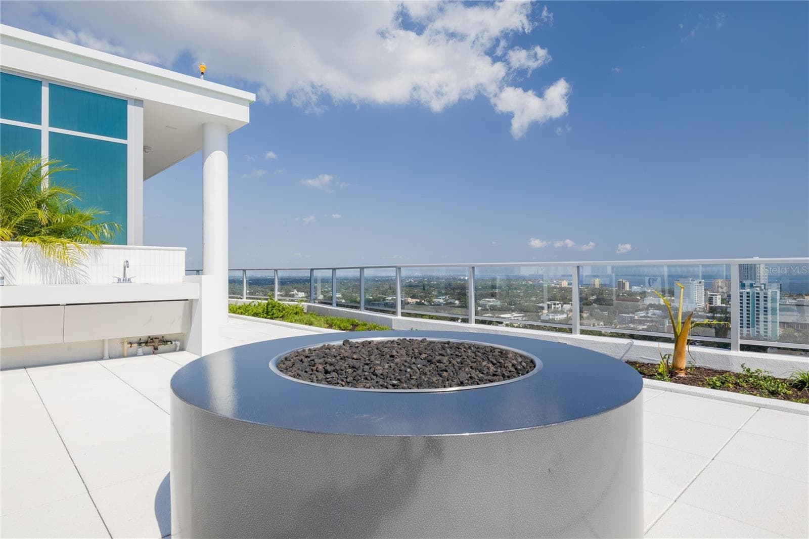 Condominium at 777 3RD AVE N #1104, ST PETERSBURG, photo 32 of 46