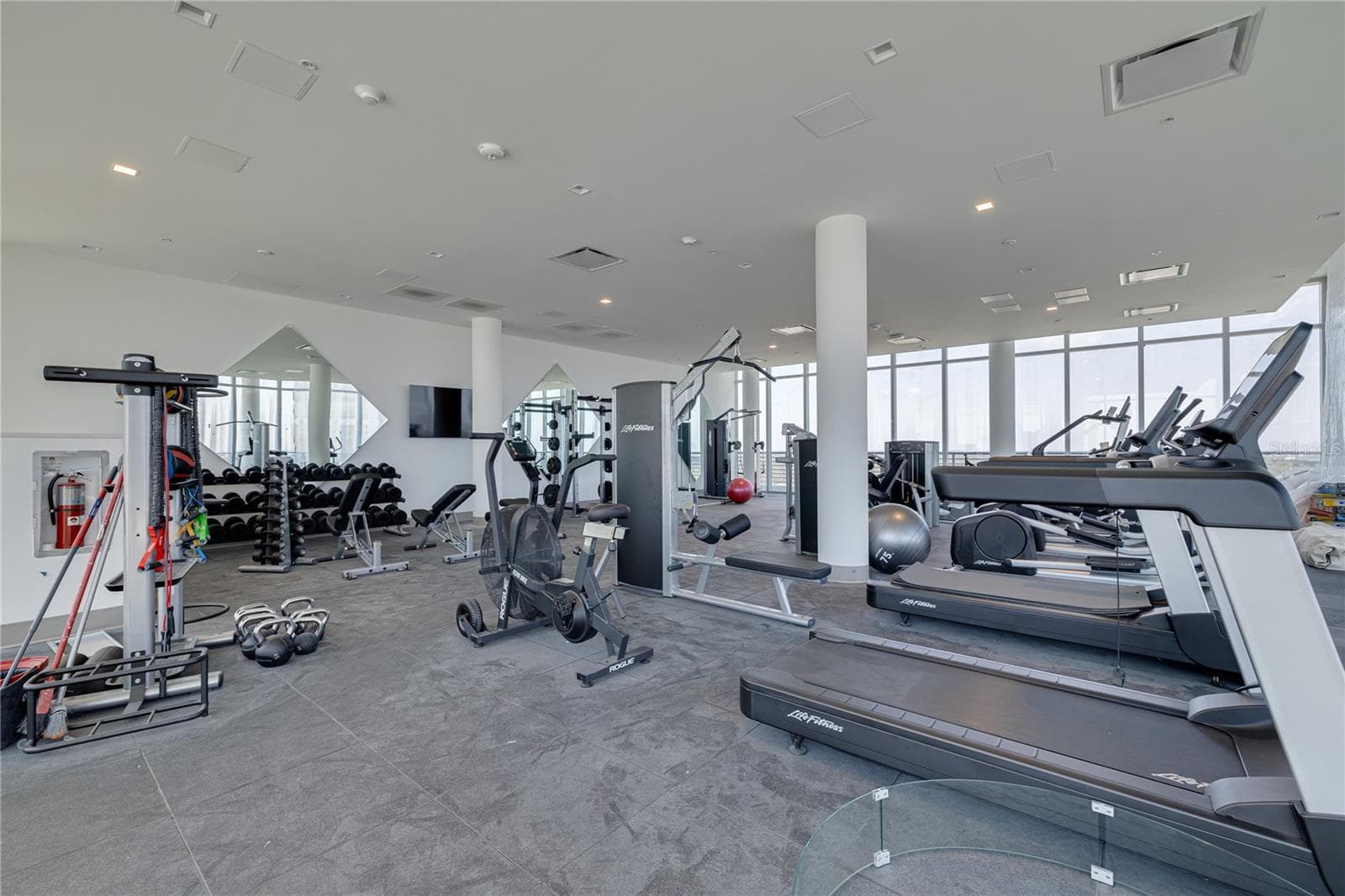 Condominium at 777 3RD AVE N #1104, ST PETERSBURG, photo 33 of 46