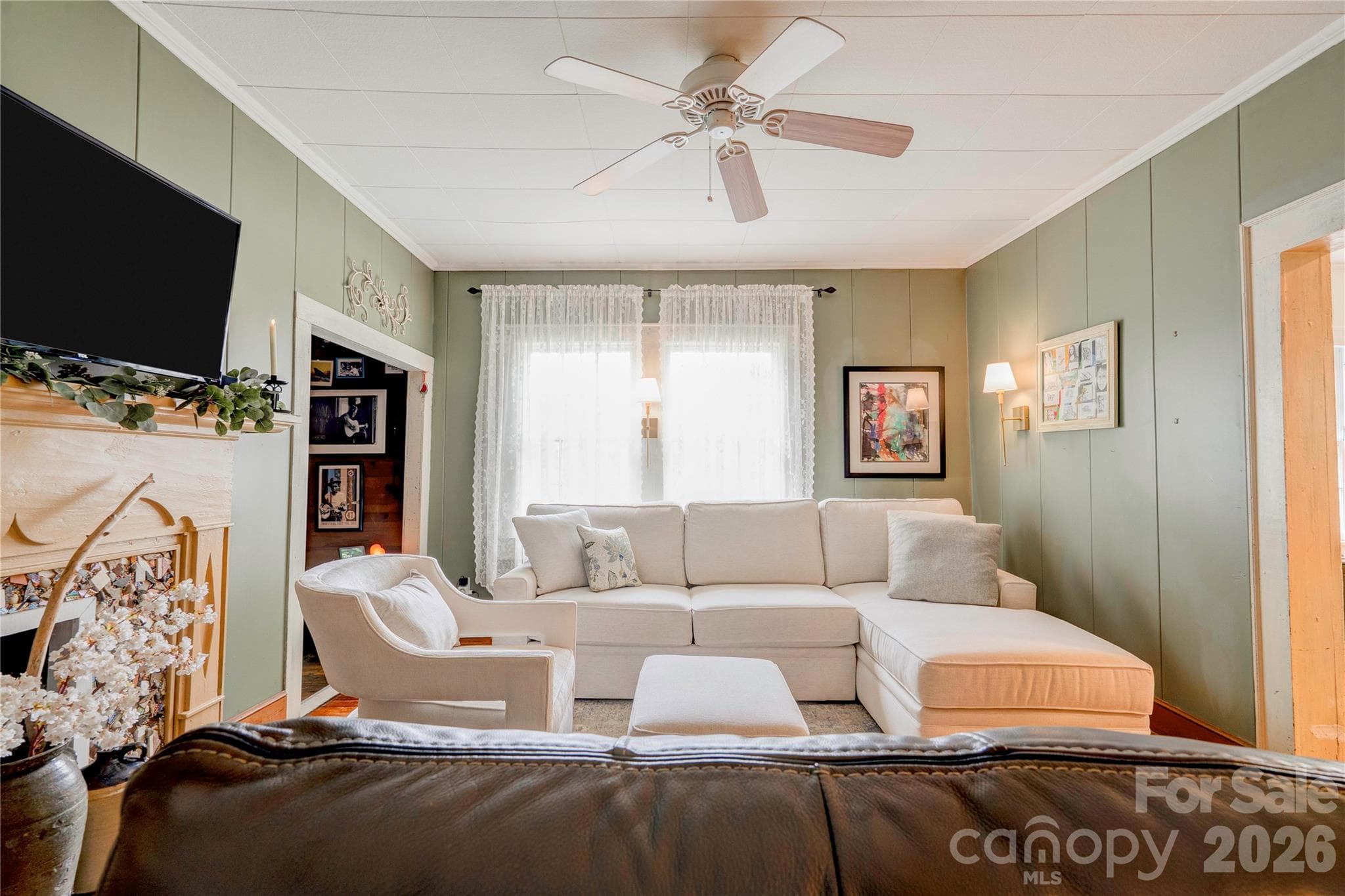 Family Room - 411 Pleasant Ridge Church Road, Shelby