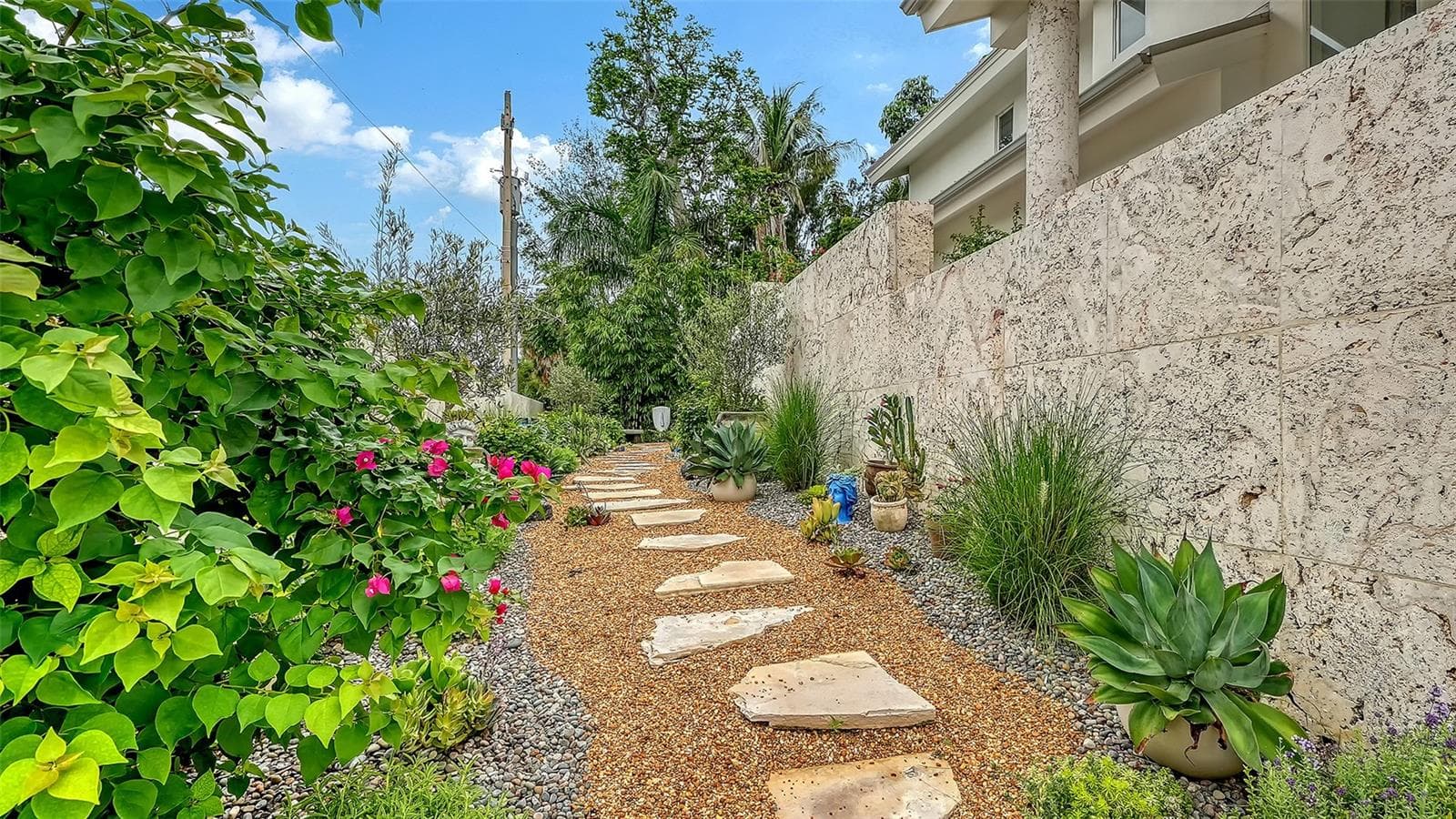 Single Family Residence at 1209 WESTWAY DR, SARASOTA, photo 10 of 85
