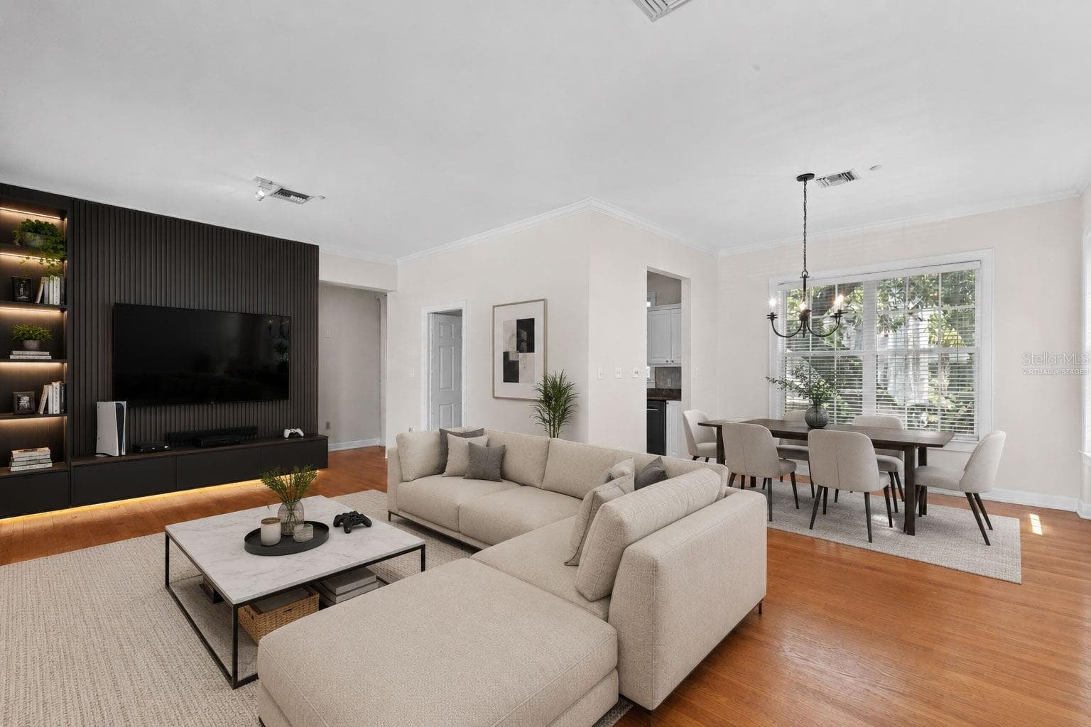 Virtually staged - 3007 W MASON ST #A, TAMPA