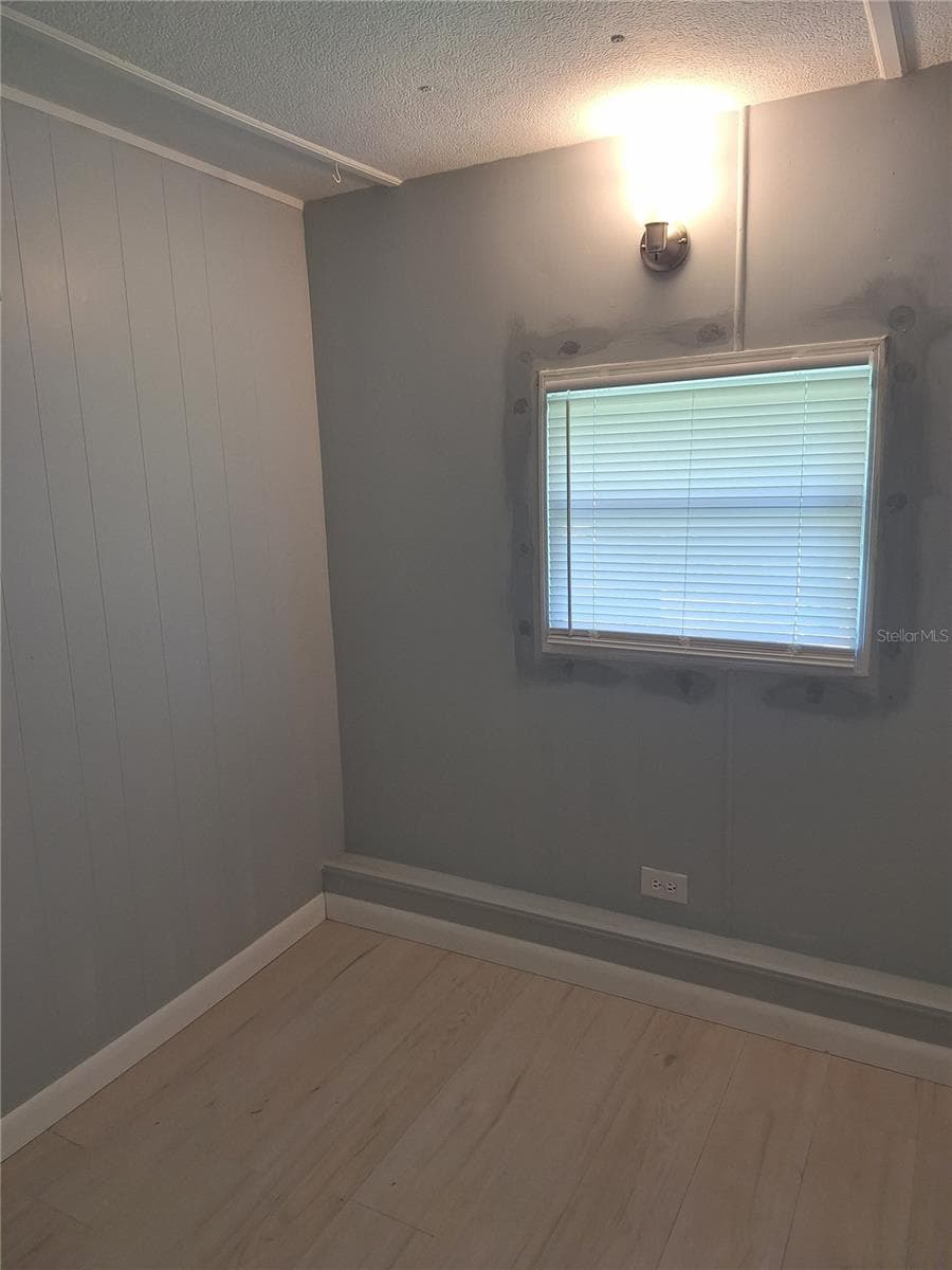 Mobile Home at 6349 NEW YORK ST, ZEPHYRHILLS, photo 4 of 7
