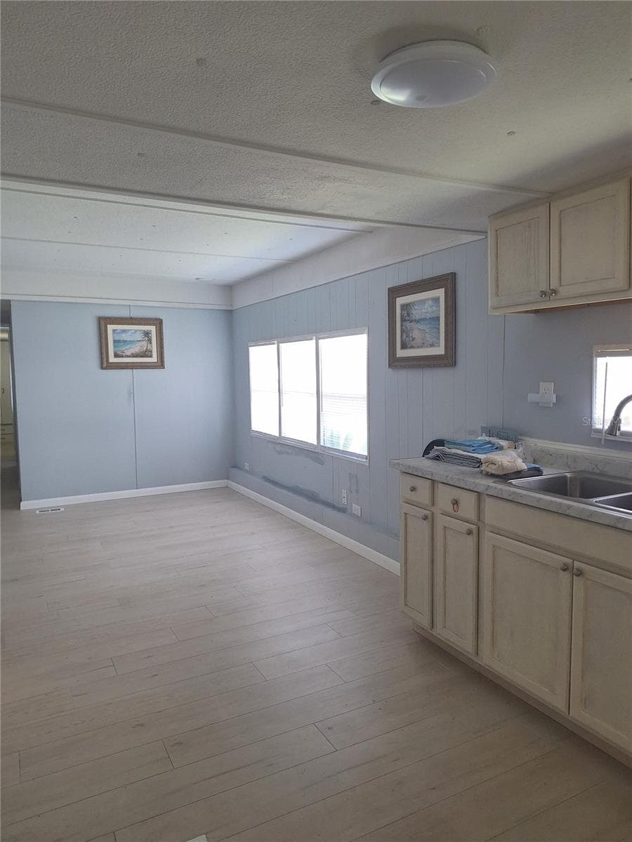 Mobile Home at 6349 NEW YORK ST, ZEPHYRHILLS, photo 6 of 7