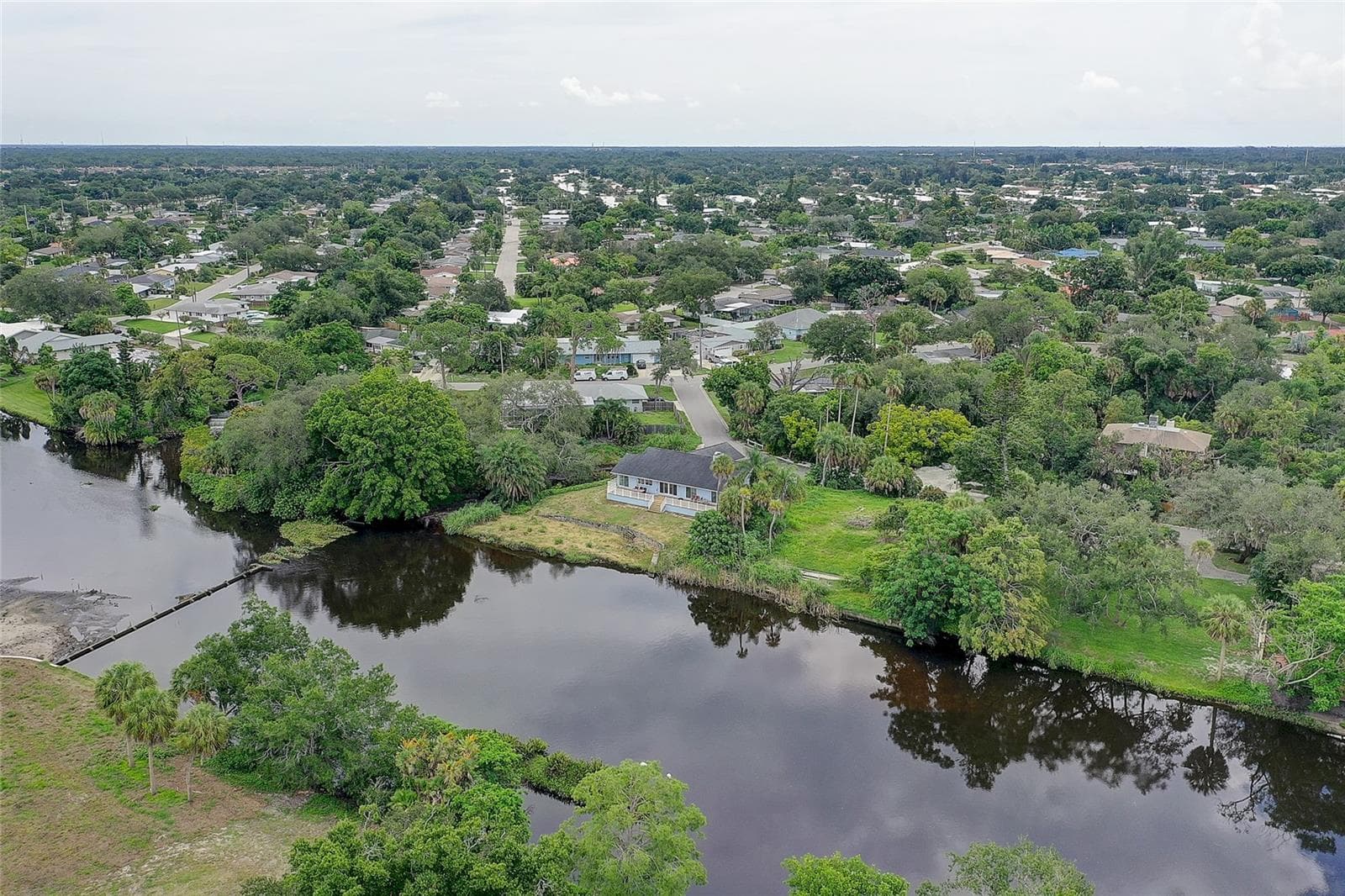 Single Family Residence at 3214 N SECLUSION DR, SARASOTA, photo 13 of 45