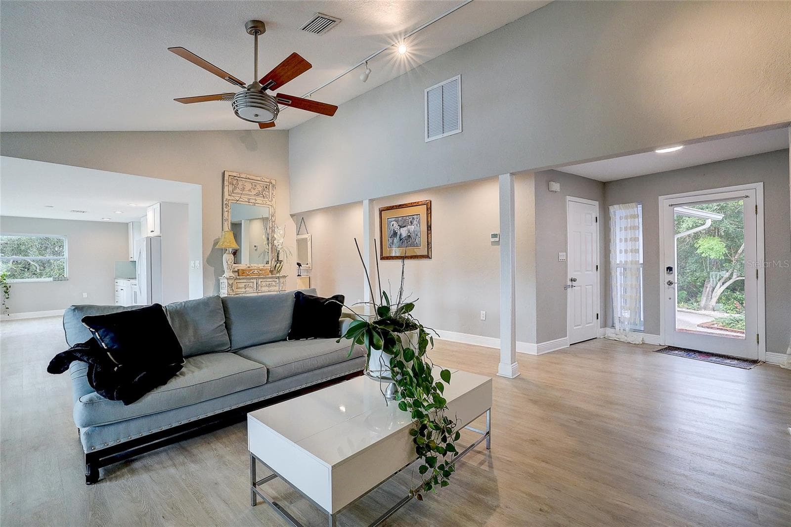 Single Family Residence at 3214 N SECLUSION DR, SARASOTA, photo 9 of 45