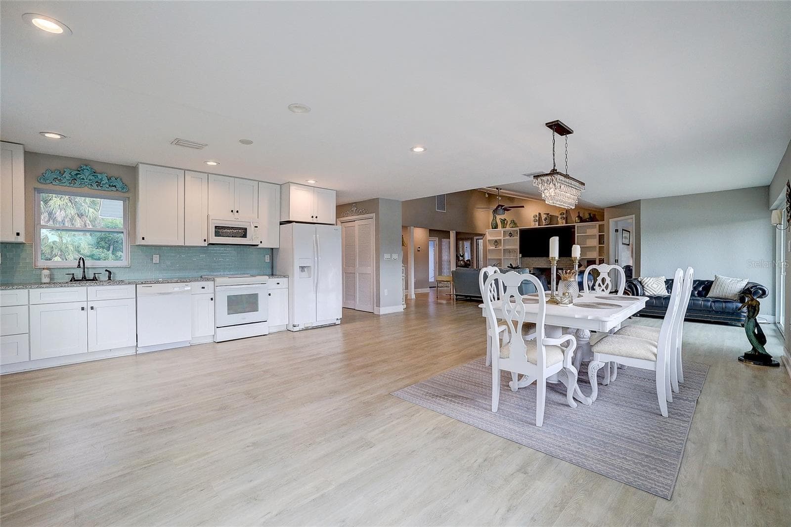 Single Family Residence at 3214 N SECLUSION DR, SARASOTA, photo 18 of 45