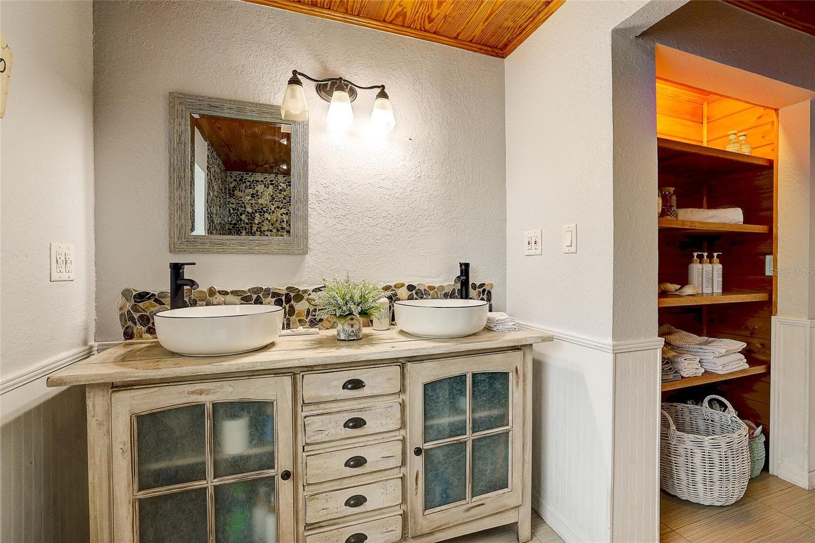 Single Family Residence at 3214 N SECLUSION DR, SARASOTA, photo 25 of 45