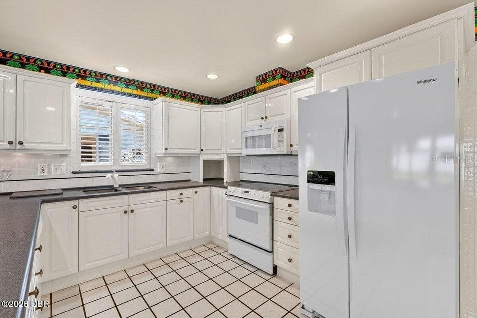 Single Family Residence at 448 RIVERSIDE DR, ORMOND BEACH, photo 12 of 29