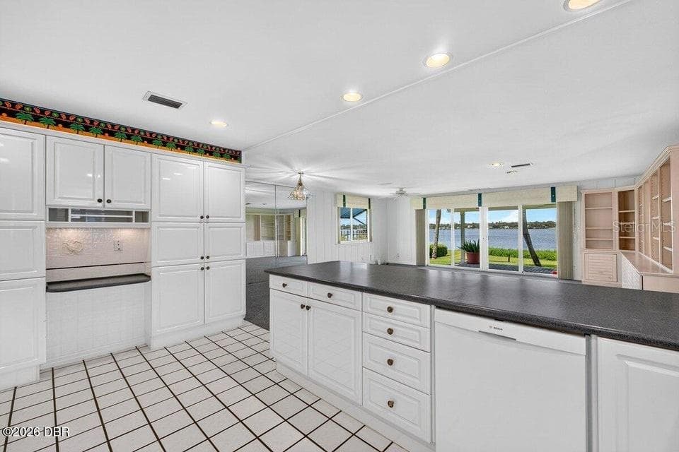 Single Family Residence at 448 RIVERSIDE DR, ORMOND BEACH, photo 13 of 29