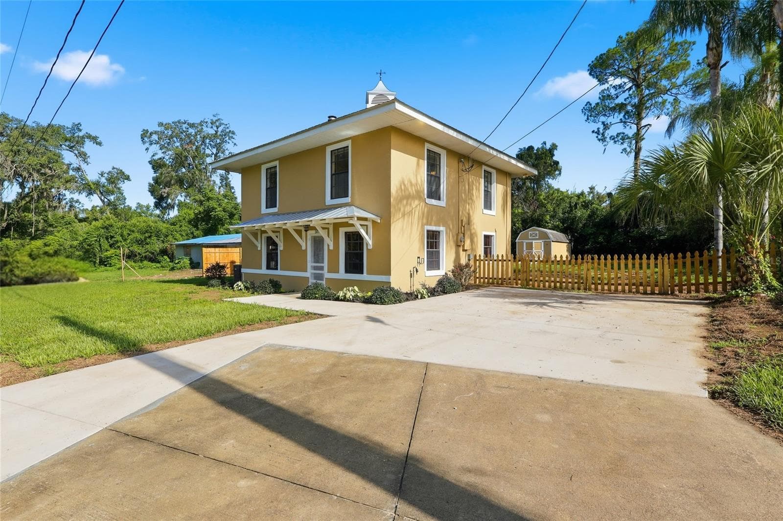 Single Family Residence at 37715 DIXIE AVE, DADE CITY, photo 2 of 27