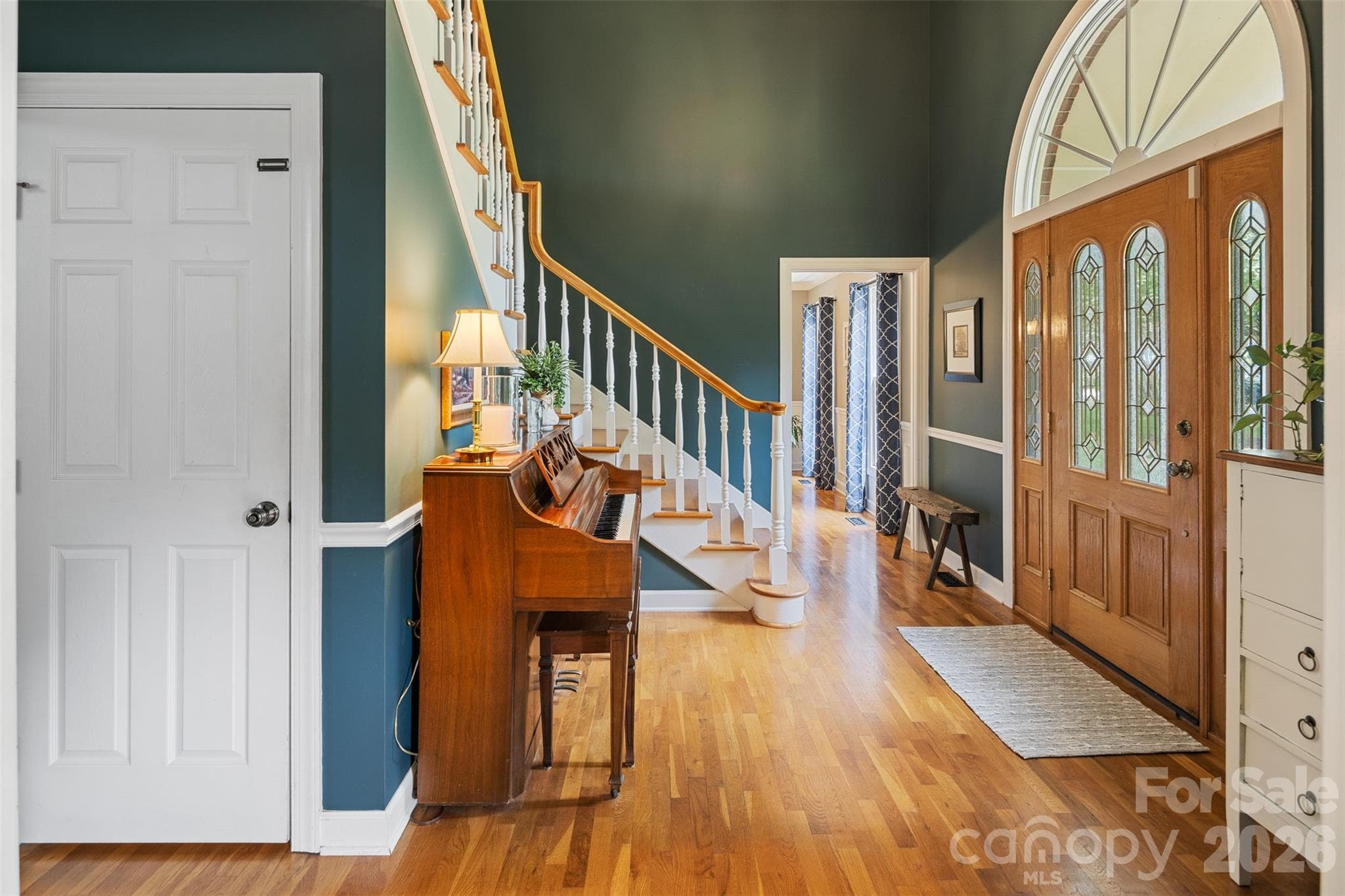 Single Family Residence at 1413 Windemere Lane, Hickory, photo 10 of 48
