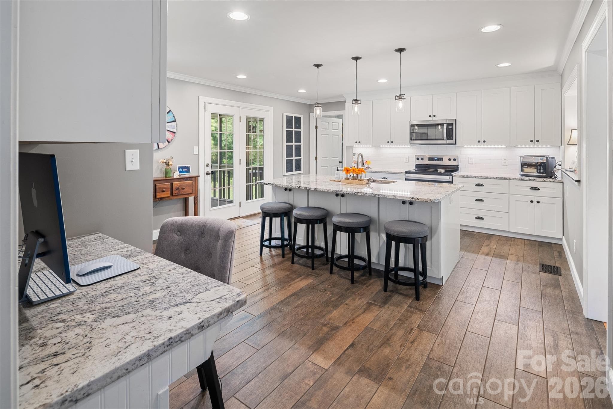 Single Family Residence at 1413 Windemere Lane, Hickory, photo 15 of 48