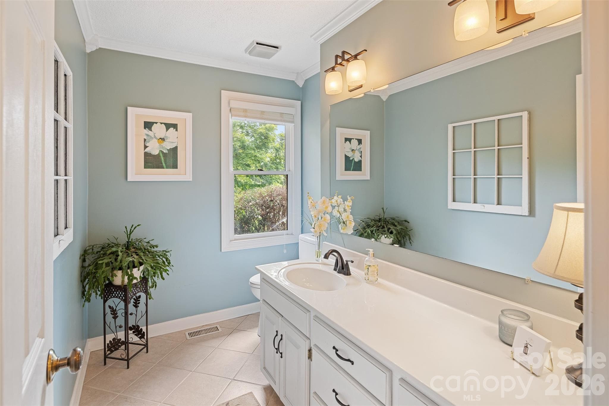 Single Family Residence at 1413 Windemere Lane, Hickory, photo 24 of 48