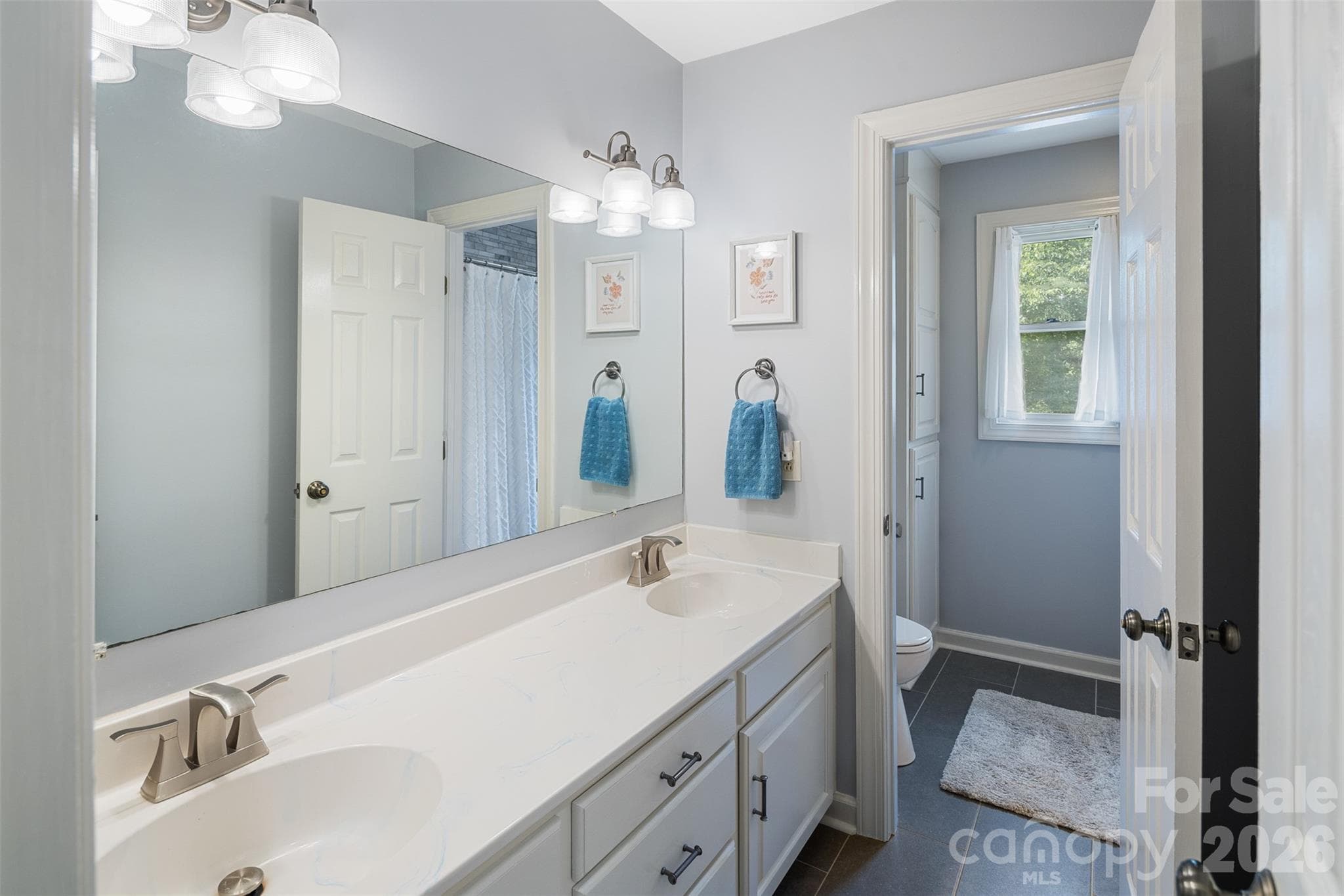 Single Family Residence at 1413 Windemere Lane, Hickory, photo 33 of 48