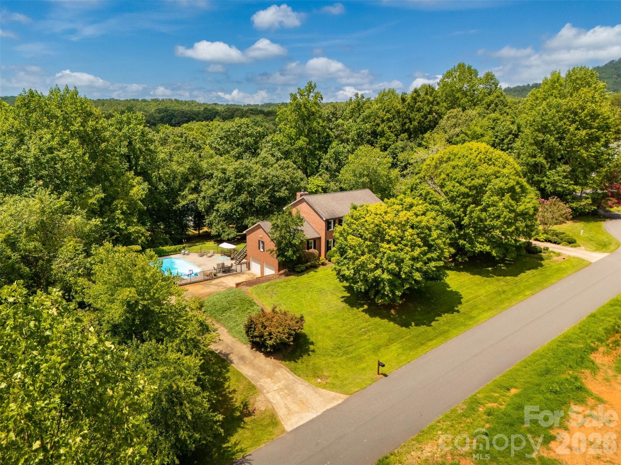 Single Family Residence at 1413 Windemere Lane, Hickory, photo 48 of 48