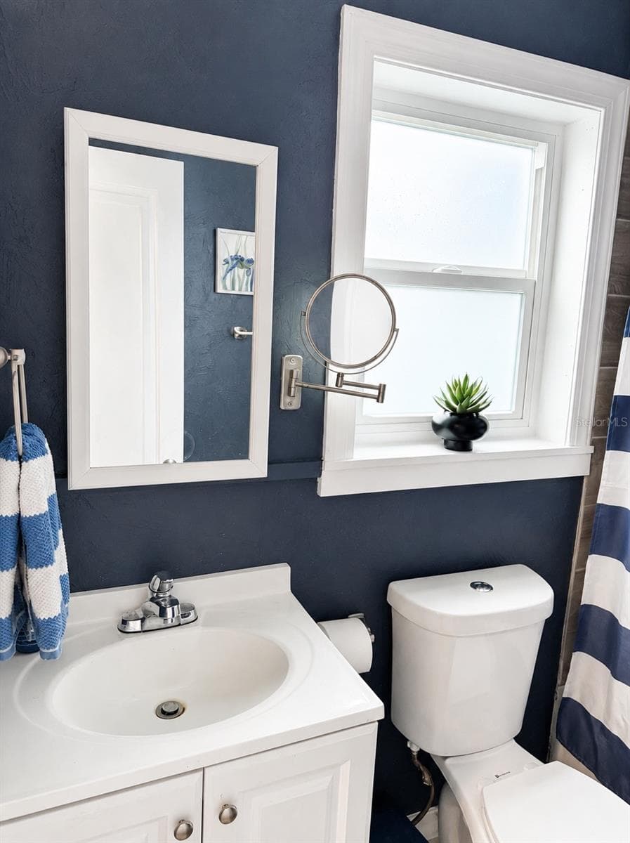 Bathroom - 926 29TH ST N, ST PETERSBURG