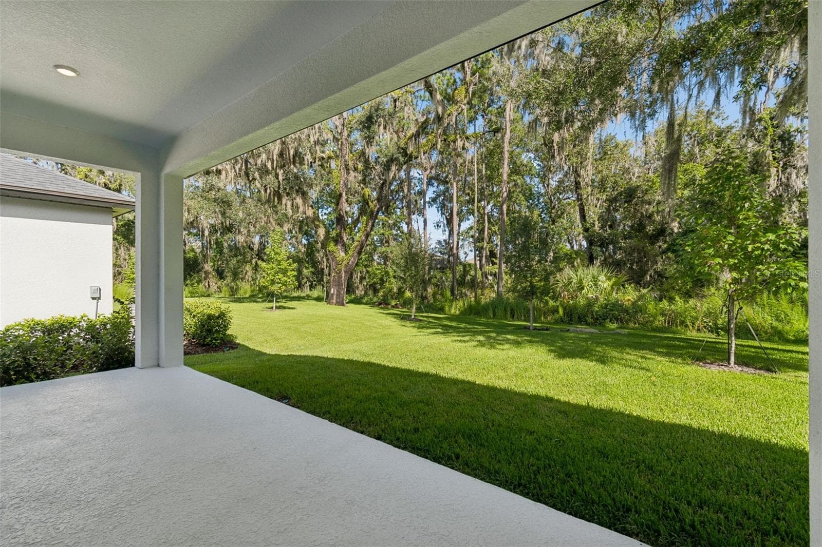 Single Family Residence at 19451 FOREST GARDEN CT, BROOKSVILLE, photo 8 of 10