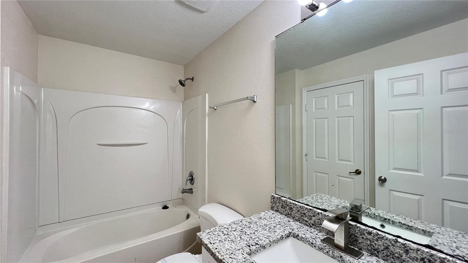 Townhouse at 2848 CLUB CORTILE CIR, KISSIMMEE, photo 7 of 35