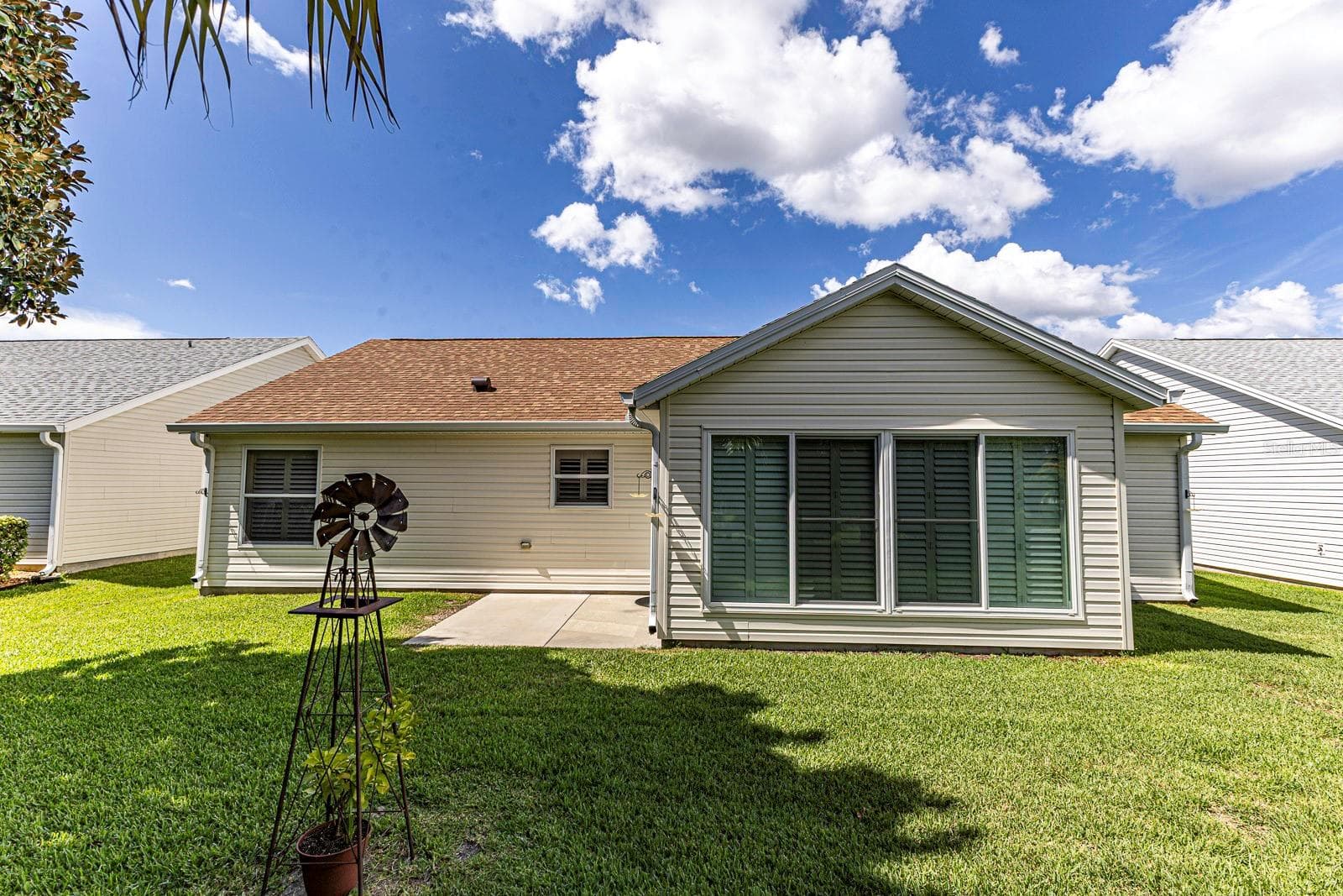 Back view of home - 2706 MORVEN PARK WAY, THE VILLAGES
