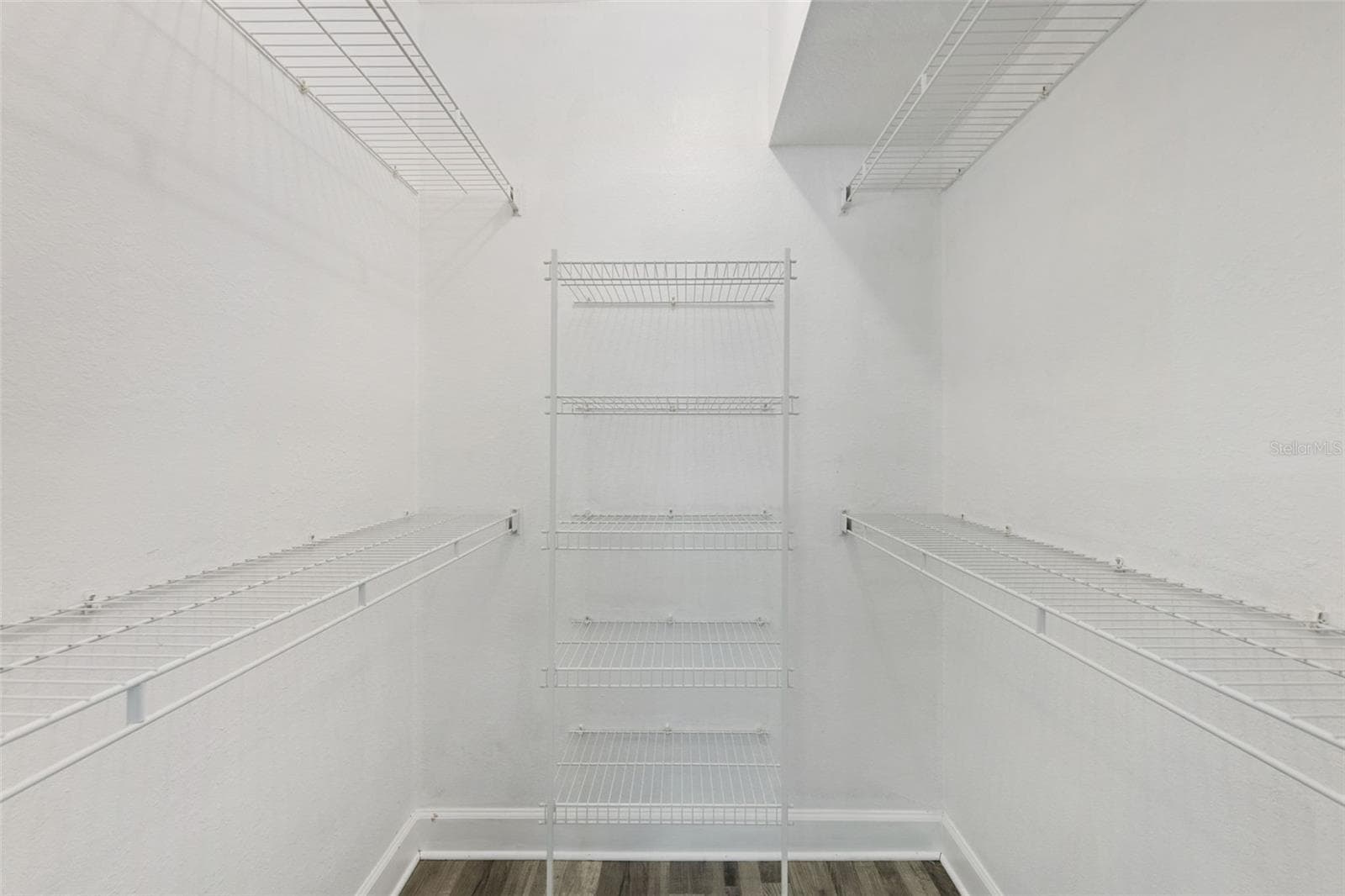 Bedroom Suite 2 Walk-In Closet - 300 E SOUTH ST #2001, ORLANDO