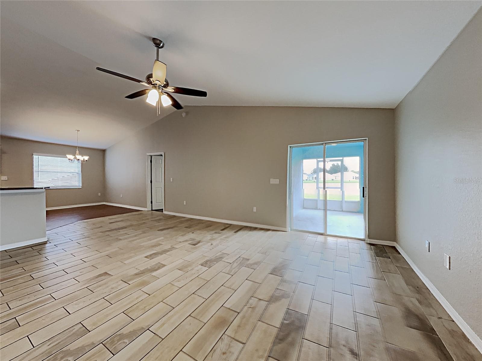 Single Family Residence at 3030 GRAND PRESERVE BLVD, MULBERRY, photo 2 of 21