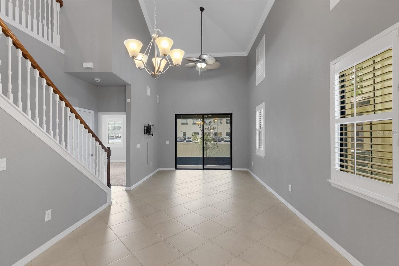Townhouse at 5166 BAY ISLE CIR, CLEARWATER, photo 9 of 67