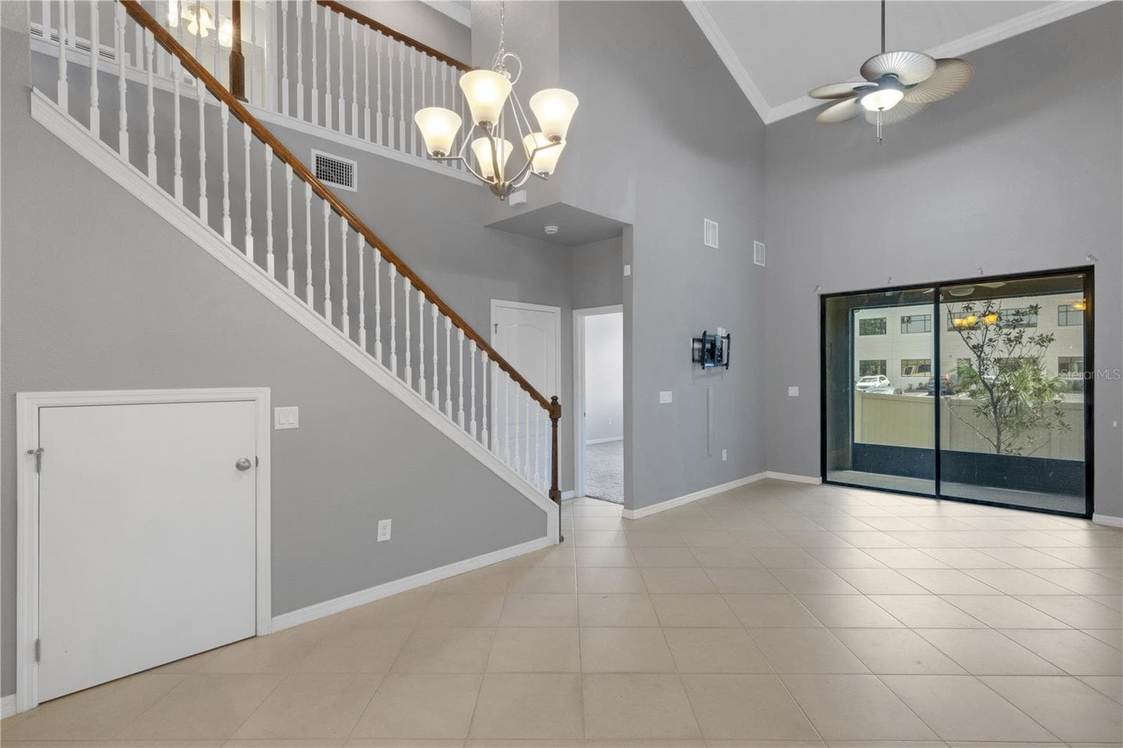 Townhouse at 5166 BAY ISLE CIR, CLEARWATER, photo 12 of 67