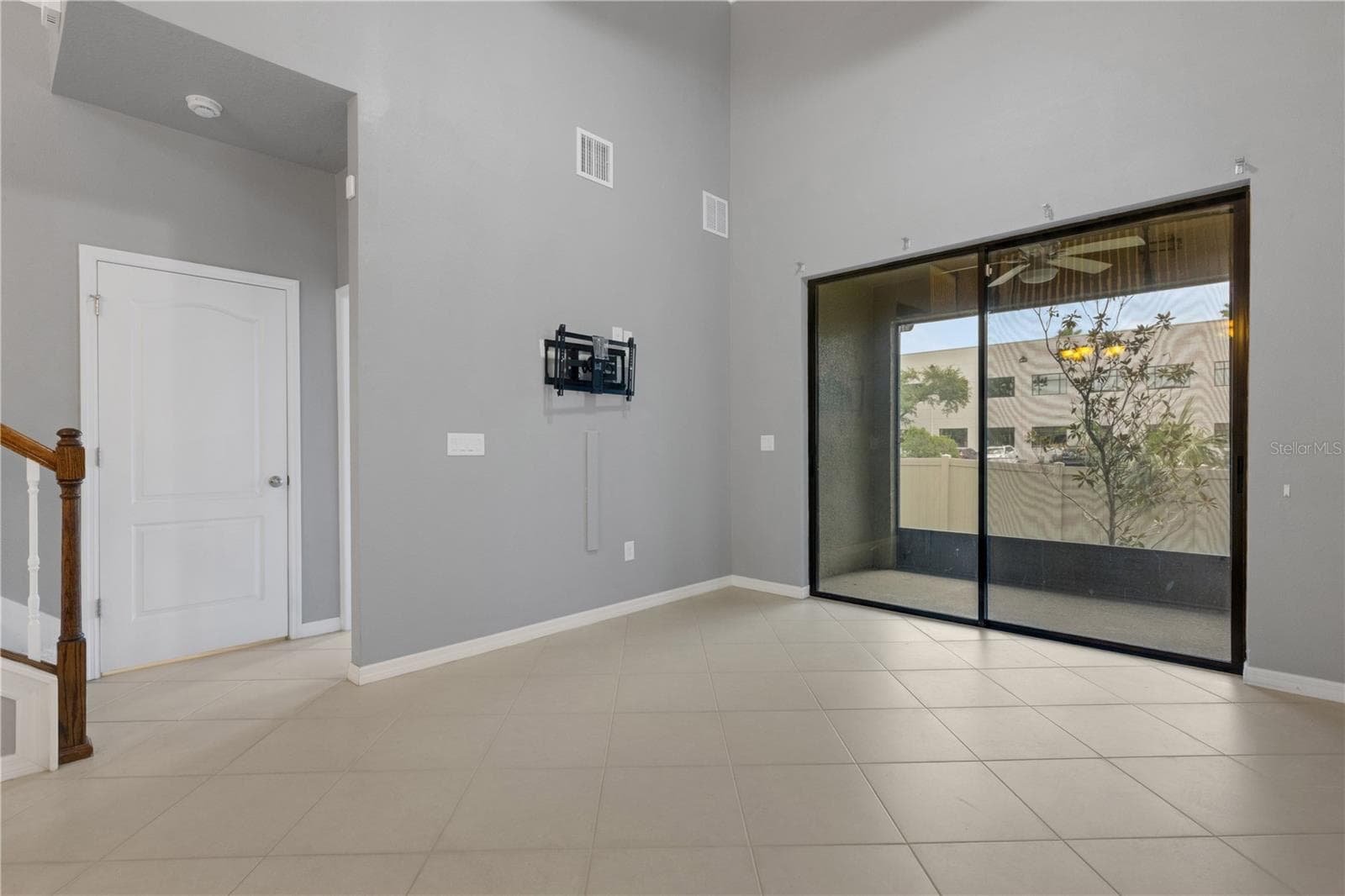 Townhouse at 5166 BAY ISLE CIR, CLEARWATER, photo 13 of 67