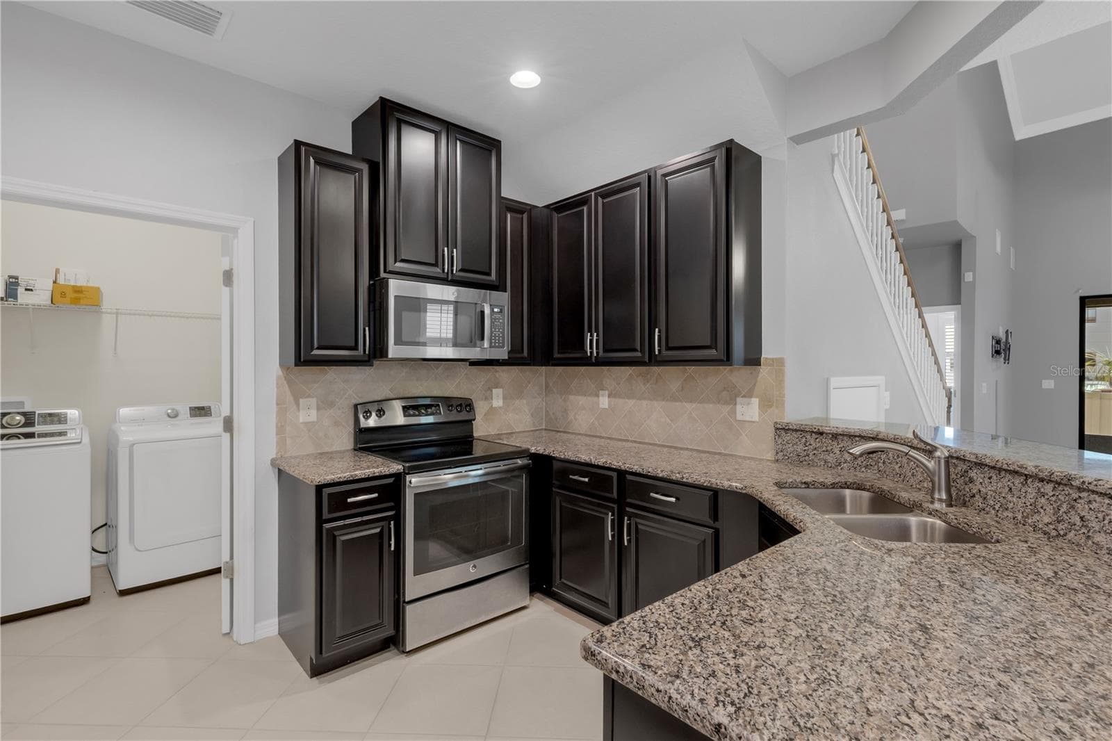 Townhouse at 5166 BAY ISLE CIR, CLEARWATER, photo 20 of 67