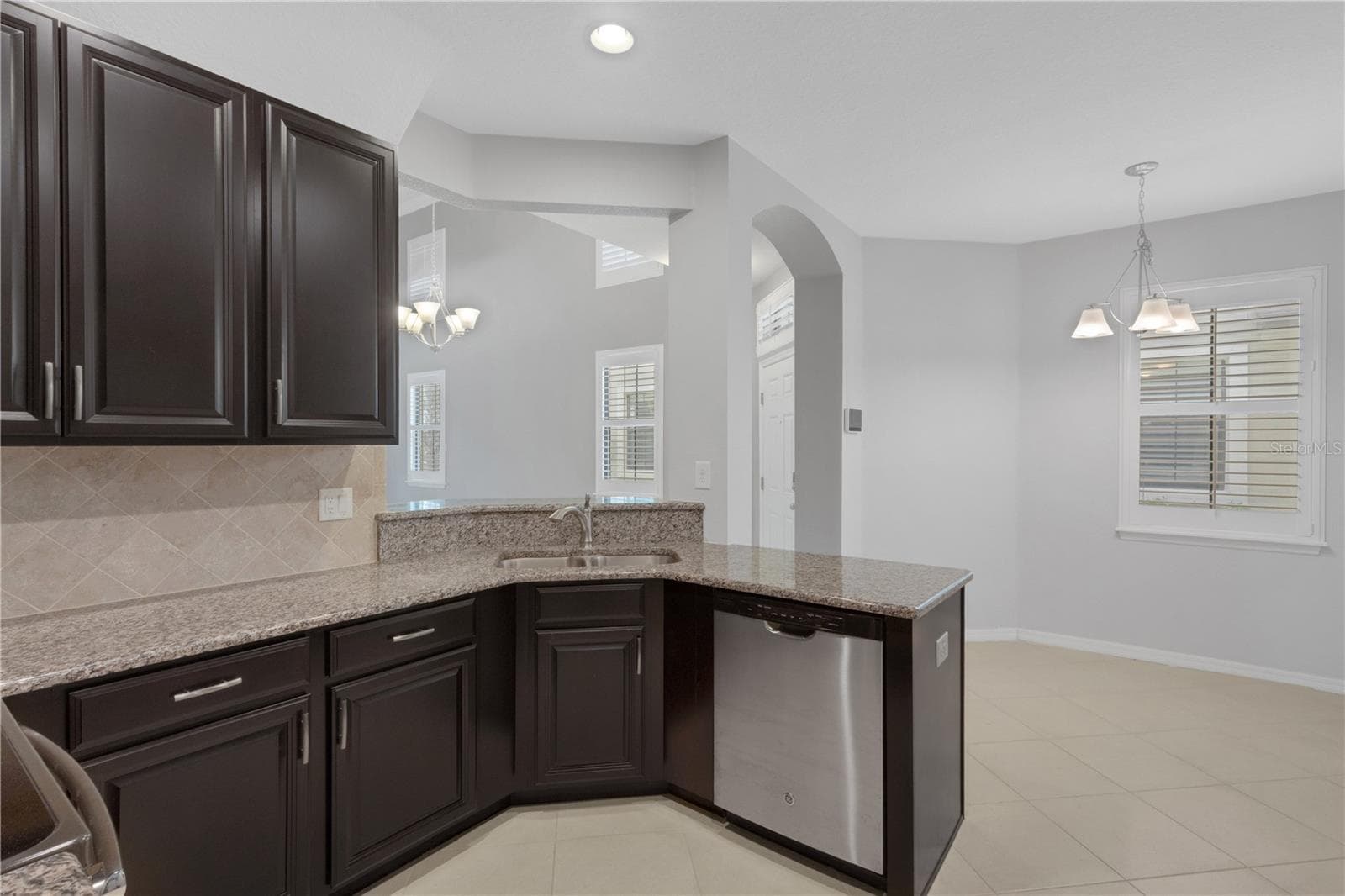 Townhouse at 5166 BAY ISLE CIR, CLEARWATER, photo 21 of 67