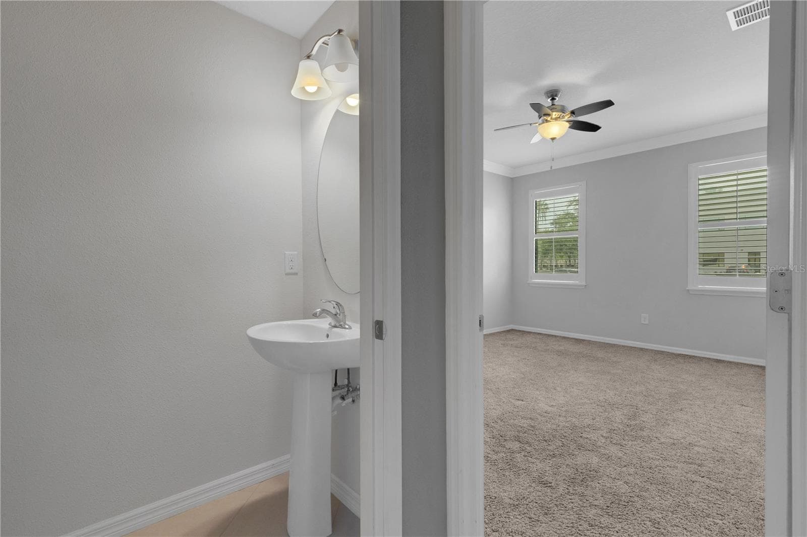 Townhouse at 5166 BAY ISLE CIR, CLEARWATER, photo 28 of 67