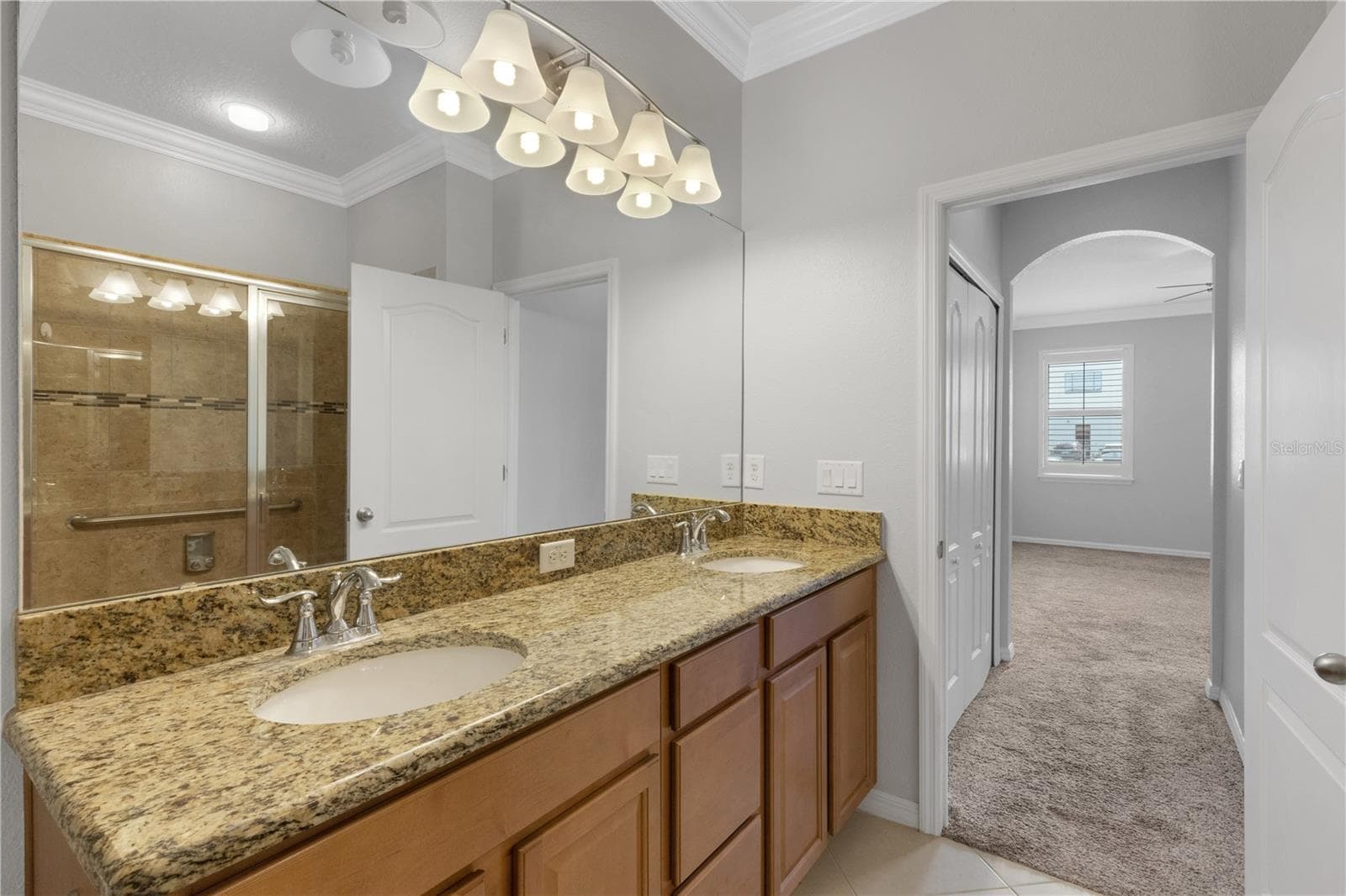 Townhouse at 5166 BAY ISLE CIR, CLEARWATER, photo 36 of 67