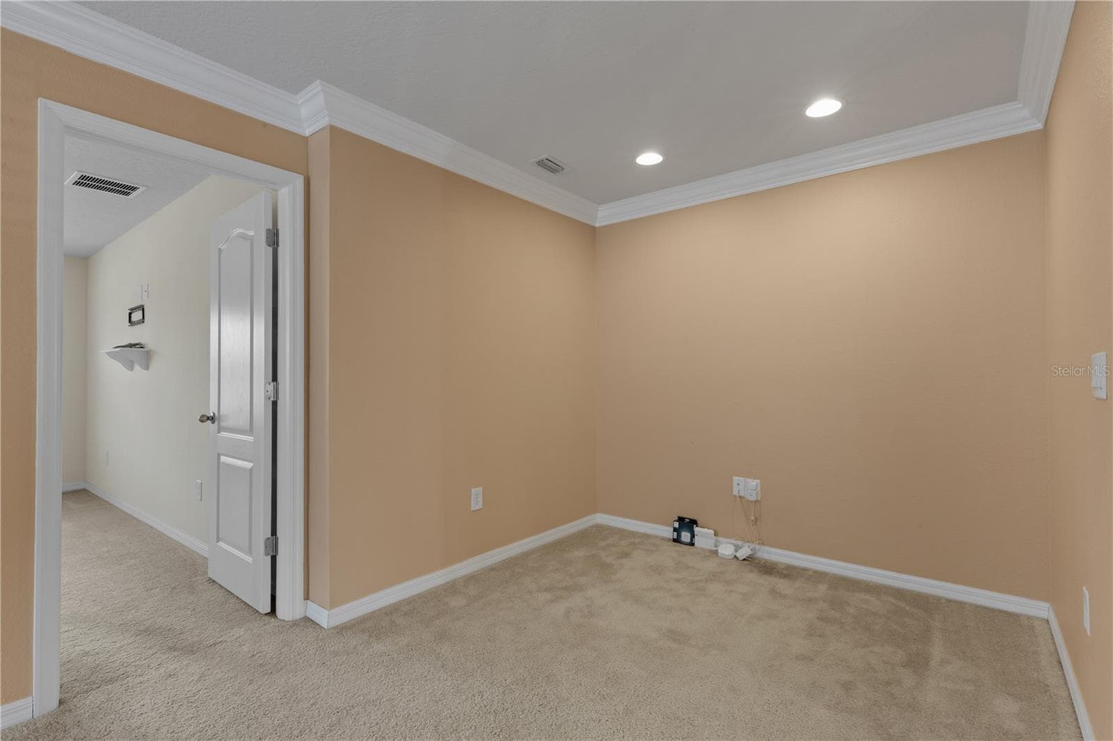 Townhouse at 5166 BAY ISLE CIR, CLEARWATER, photo 49 of 67