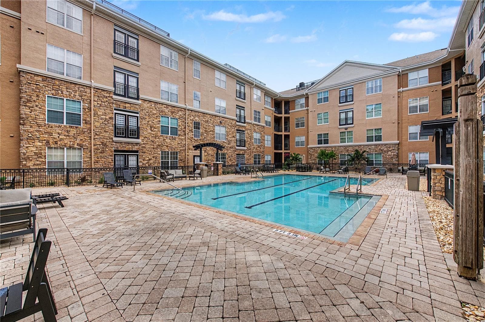 New furniture and updated landscaping - 4221 W SPRUCE ST #1222, TAMPA