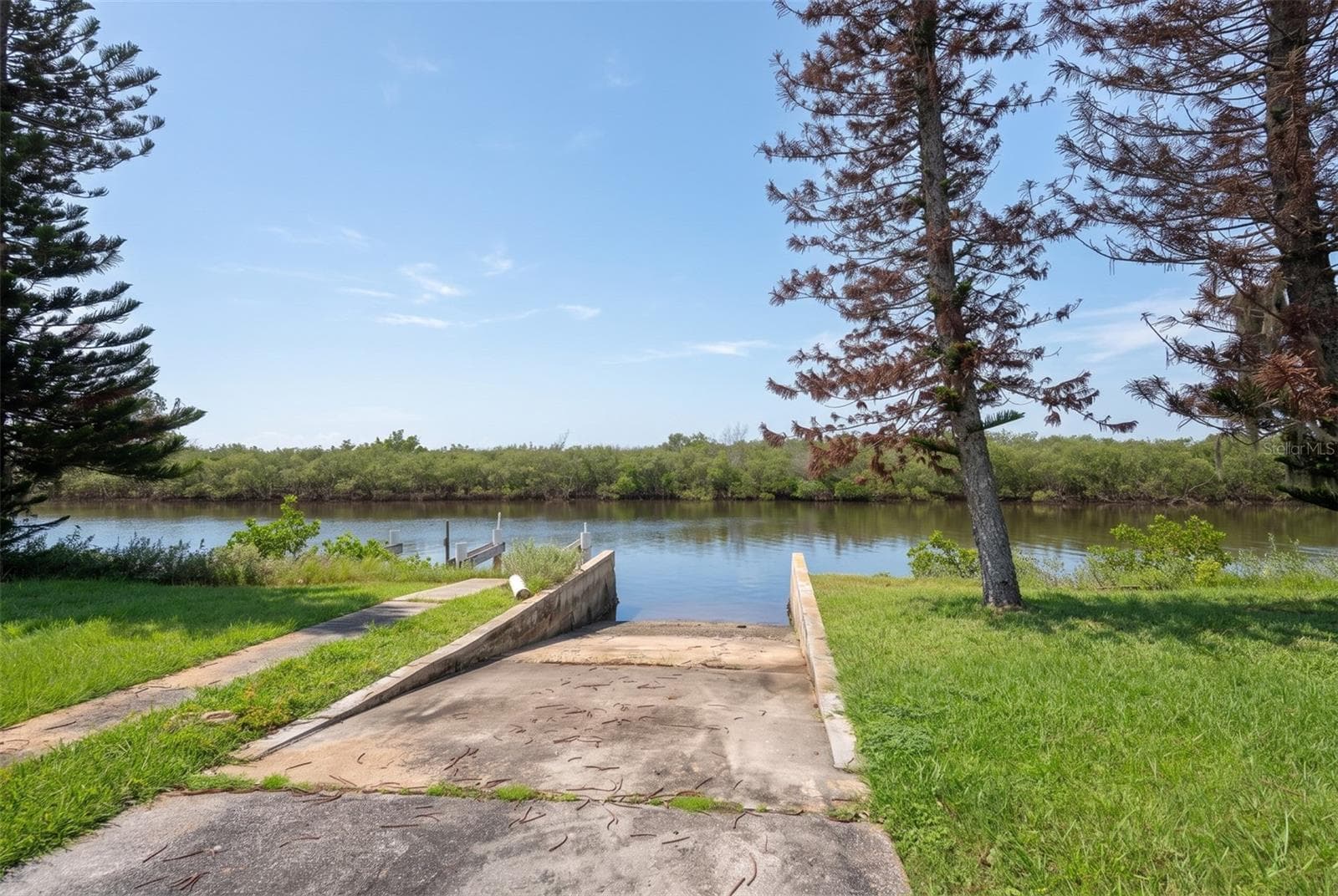 Single Family Residence at 21 CUNNINGHAM DR, NEW SMYRNA BEACH, photo 8 of 56