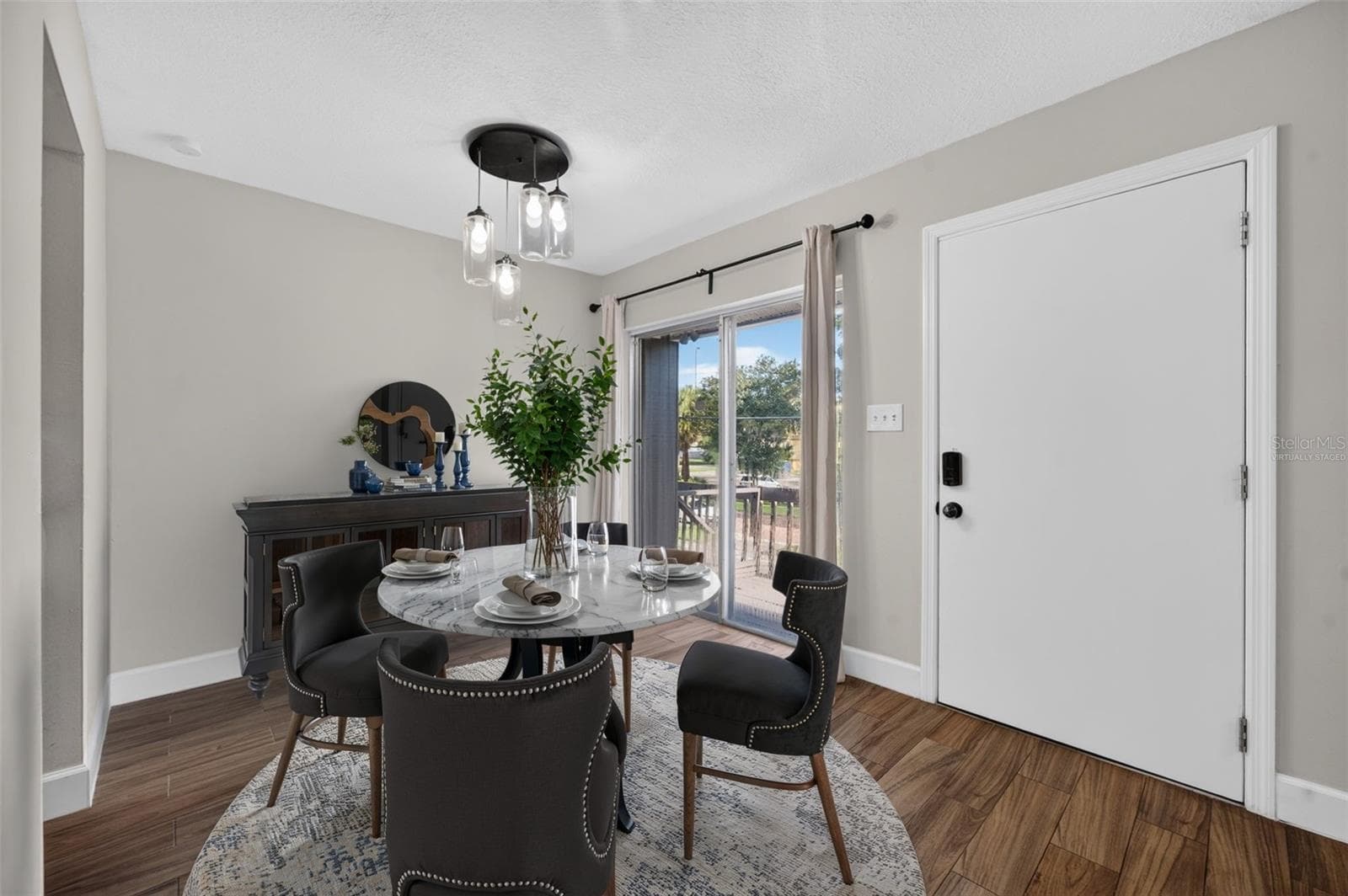 Virtually Staged - 118 W AMERICA ST #2, ORLANDO