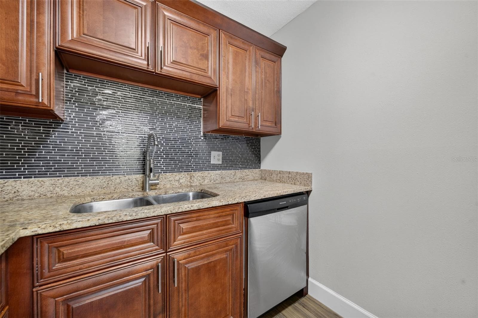 Condominium at 118 W AMERICA ST #2, ORLANDO, photo 5 of 17