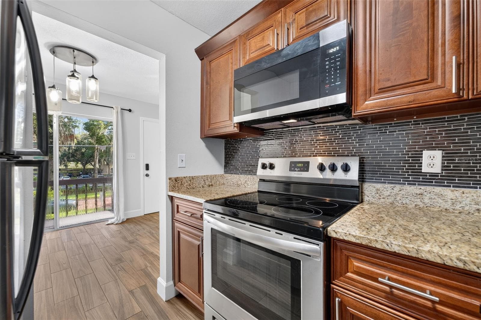Condominium at 118 W AMERICA ST #2, ORLANDO, photo 6 of 17