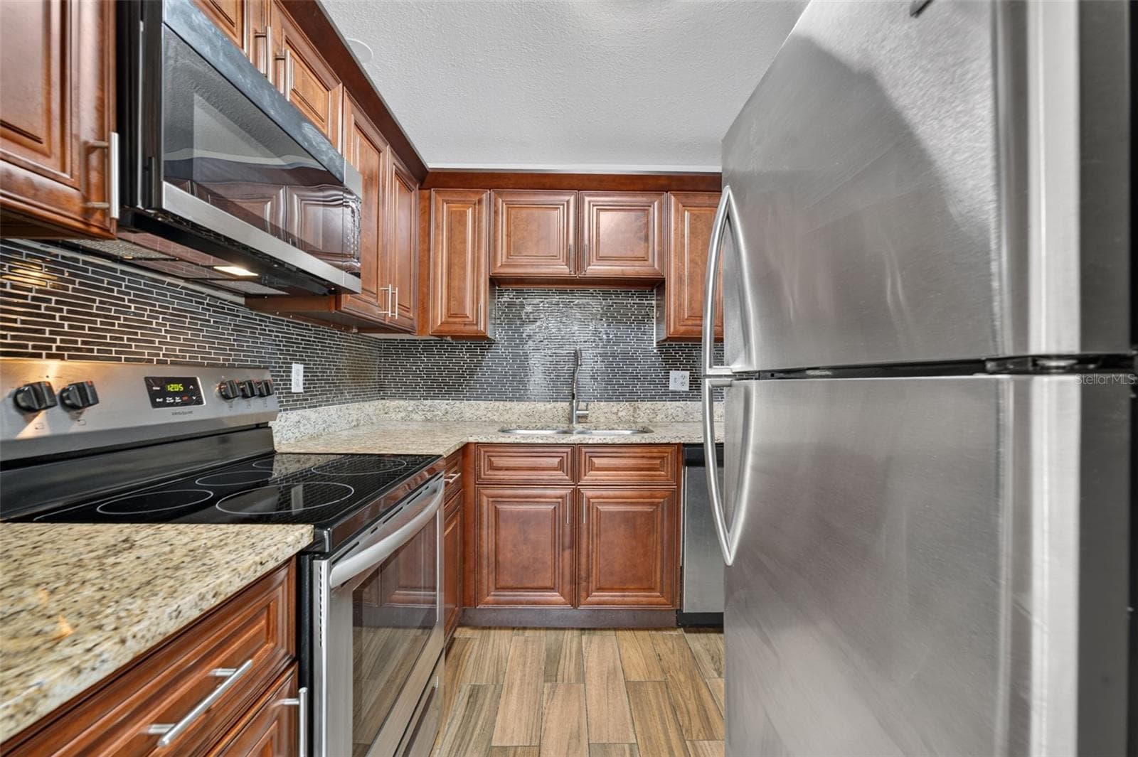 Condominium at 118 W AMERICA ST #2, ORLANDO, photo 9 of 17