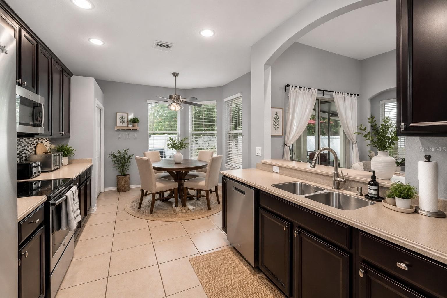 Digitally Staged - 10207 AVELAR RIDGE DR, RIVERVIEW