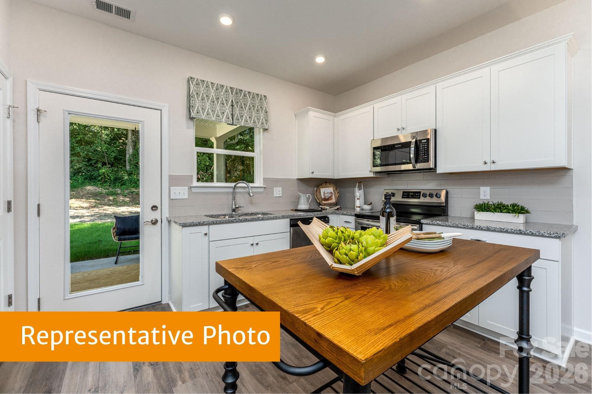 Single Family Residence at 600 Rowe Crossing Drive, Newton, photo 6 of 22