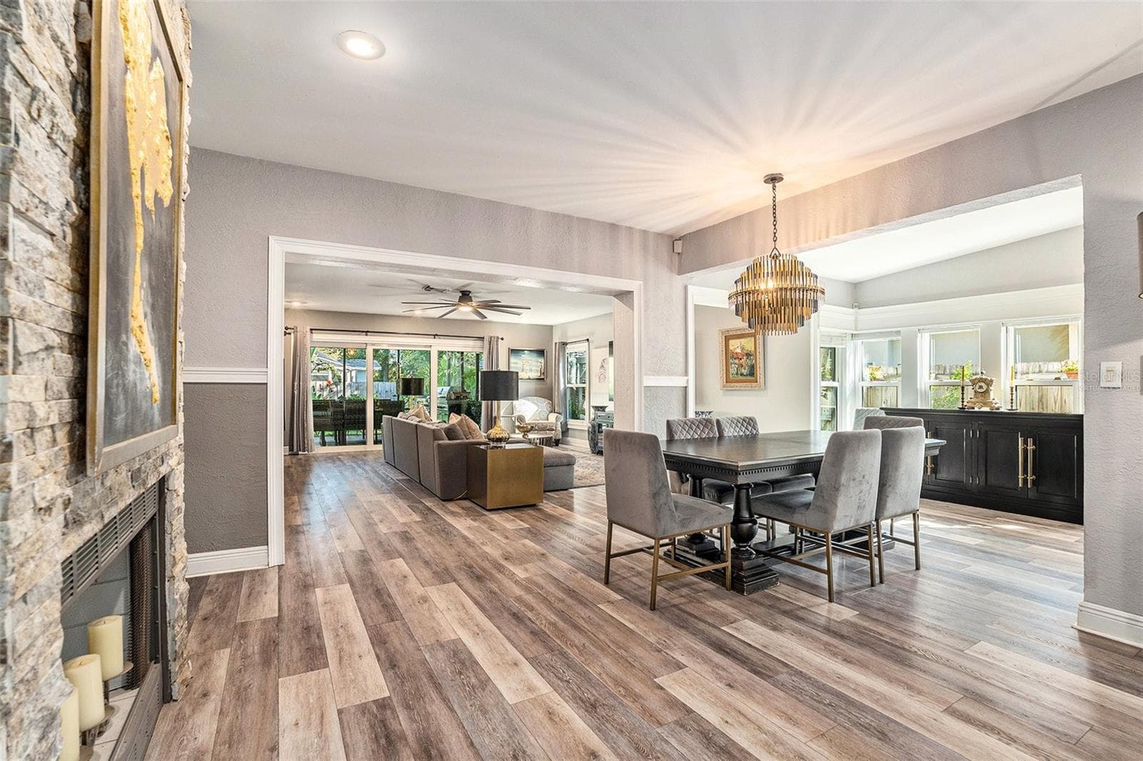 virtually staged - 2134 SERPENTINE CIR S, ST PETERSBURG