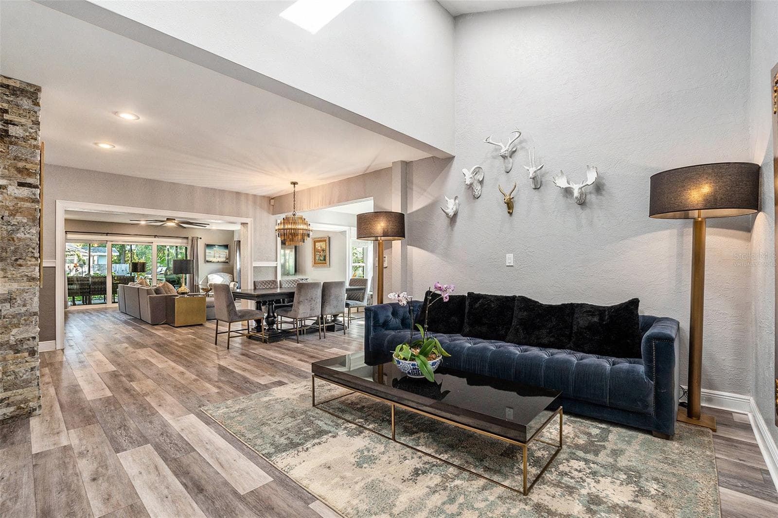 virtually staged - 2134 SERPENTINE CIR S, ST PETERSBURG