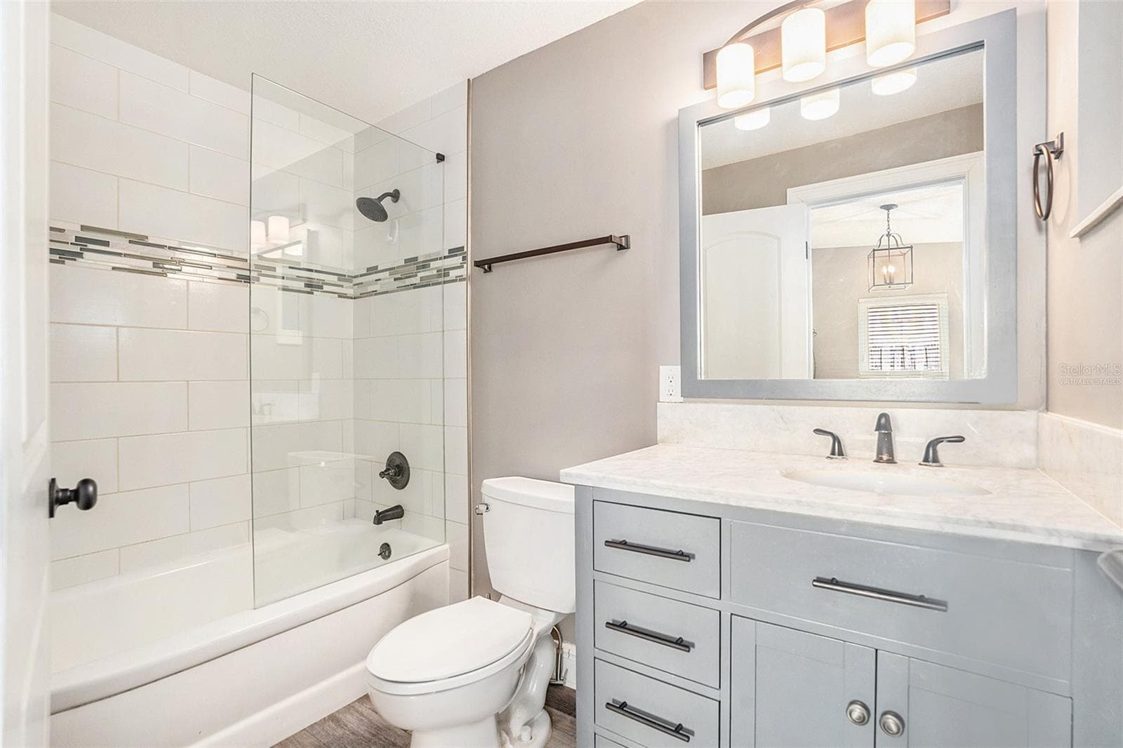 virtually staged - 2134 SERPENTINE CIR S, ST PETERSBURG