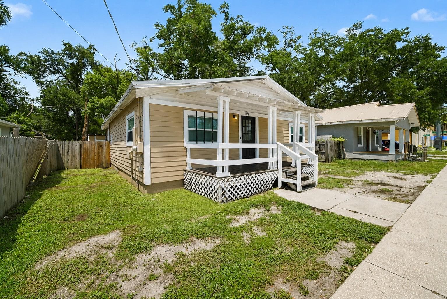 Single Family Residence at 920 E DR MARTIN LUTHER KING JR BLVD, TAMPA, photo 2 of 27