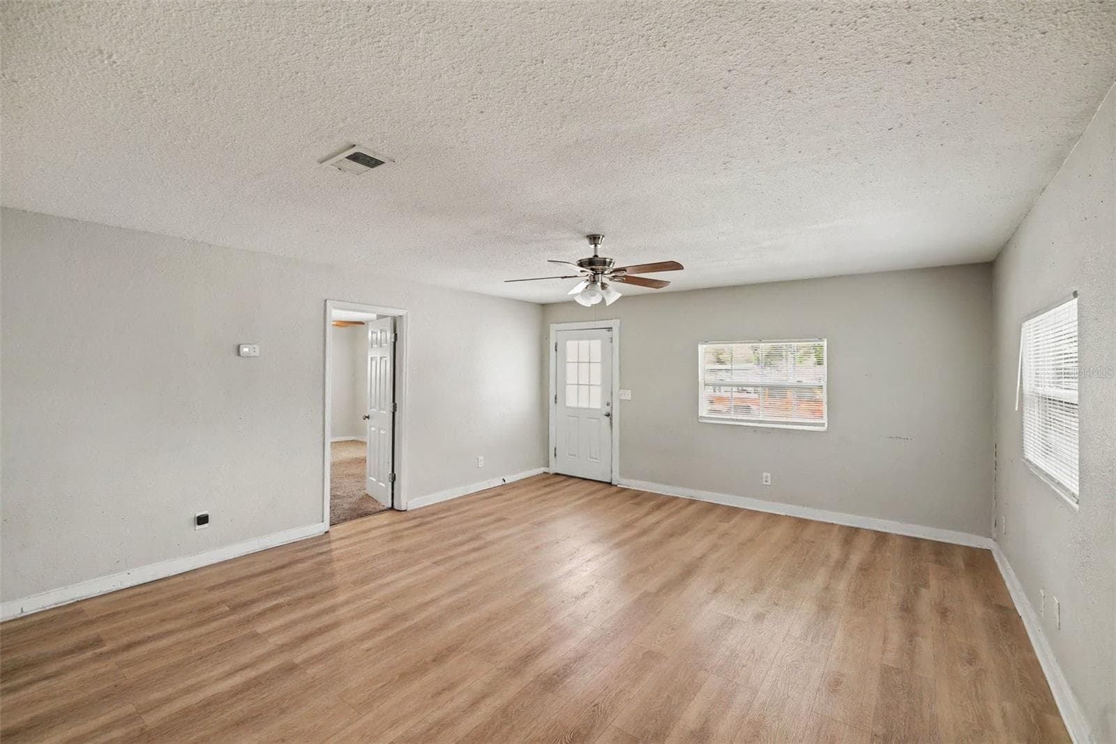 Single Family Residence at 920 E DR MARTIN LUTHER KING JR BLVD, TAMPA, photo 6 of 27