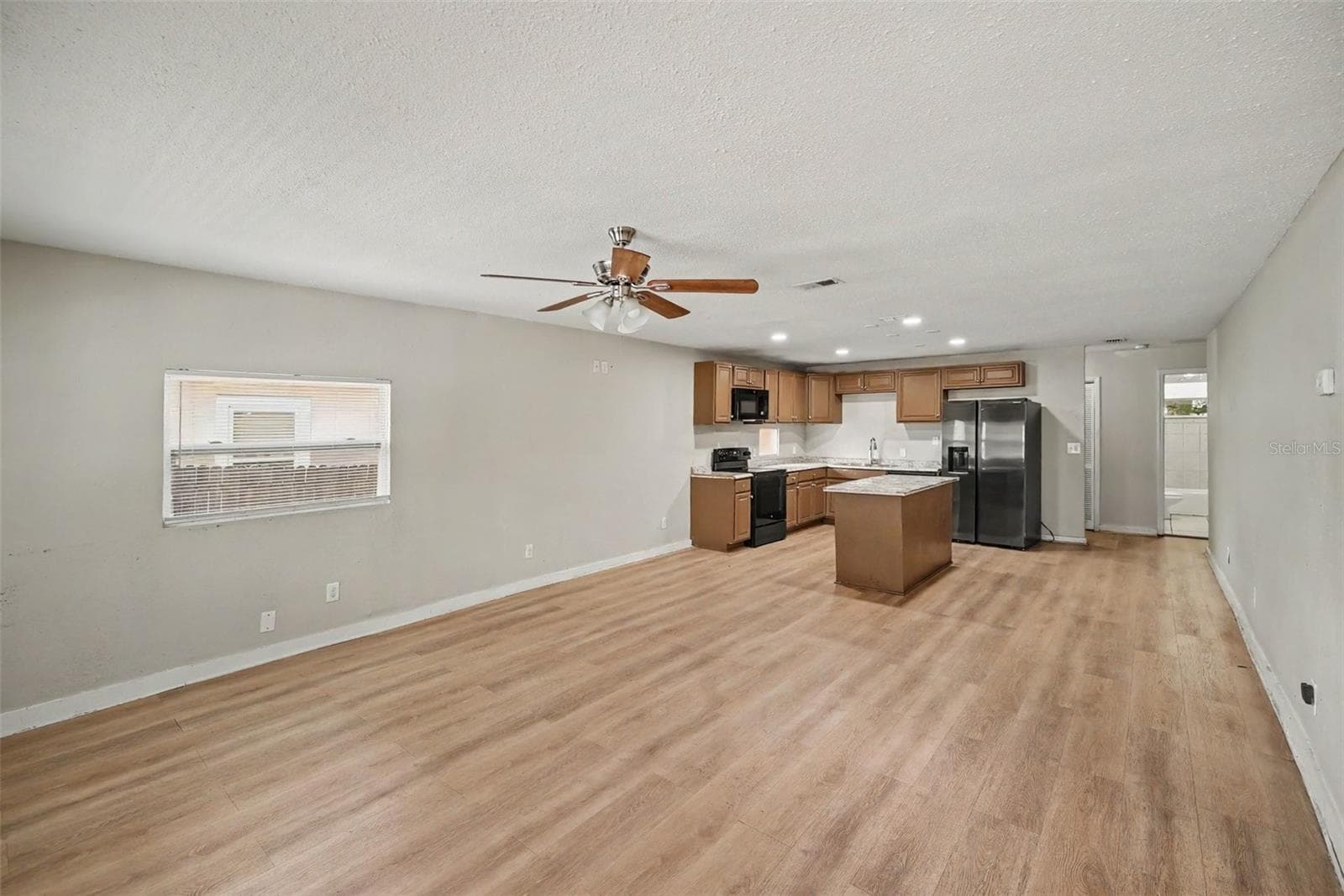 Single Family Residence at 920 E DR MARTIN LUTHER KING JR BLVD, TAMPA, photo 7 of 27