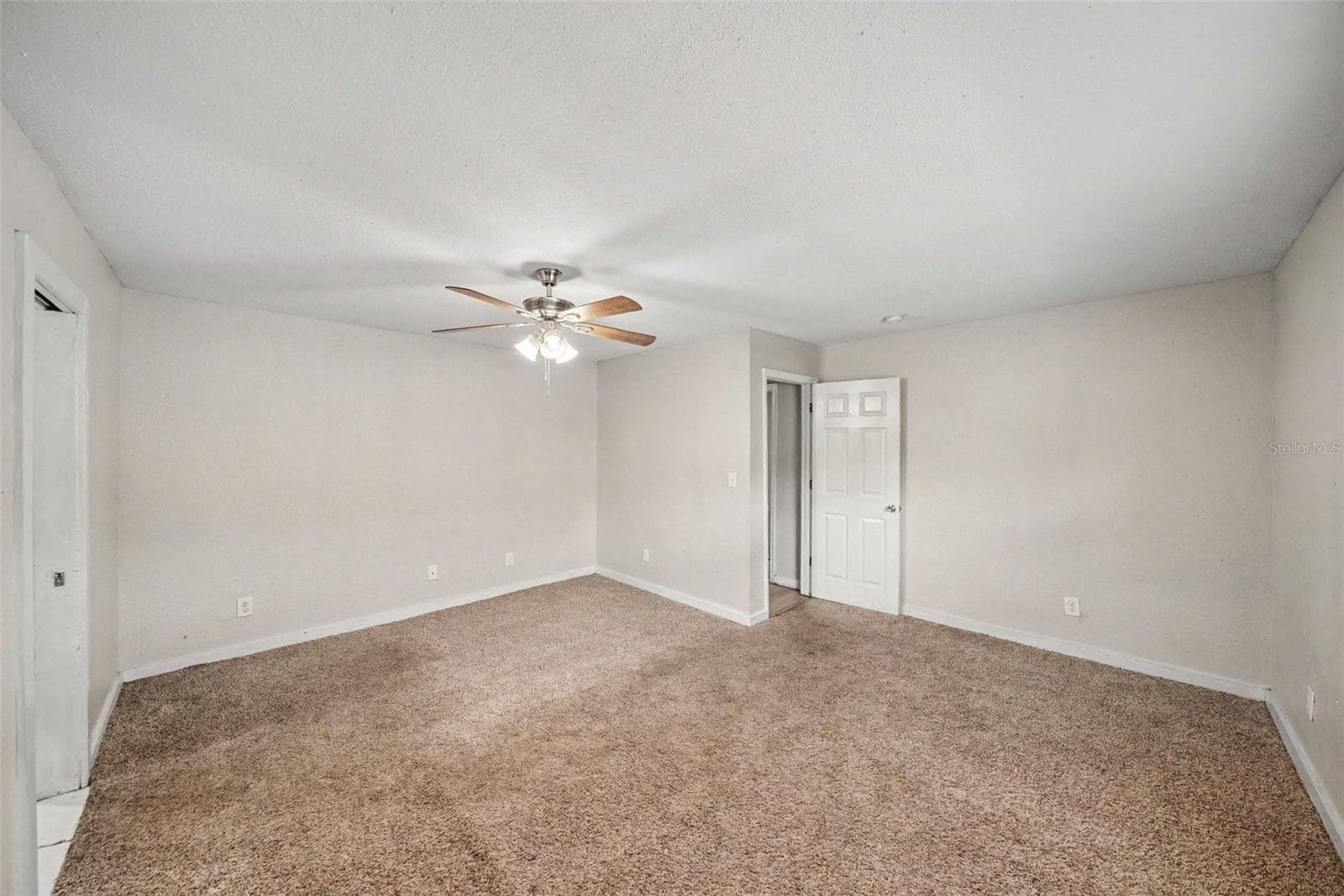 Single Family Residence at 920 E DR MARTIN LUTHER KING JR BLVD, TAMPA, photo 14 of 27